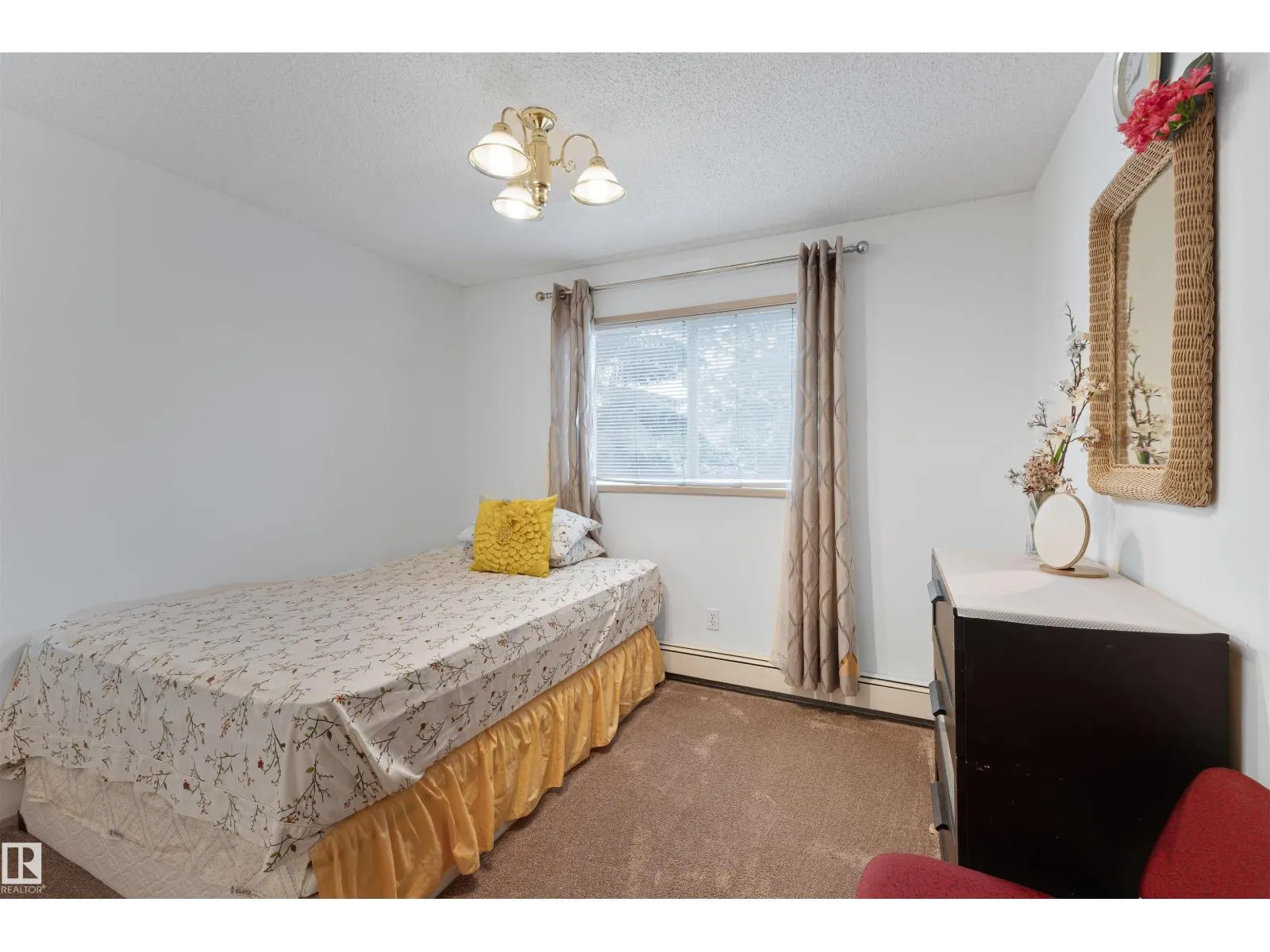 #204 4220 139 AV NW
