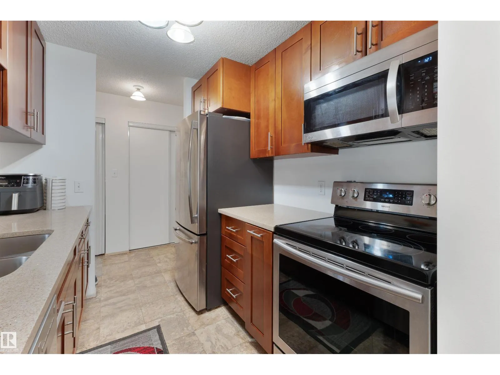 #204 4220 139 AV NW