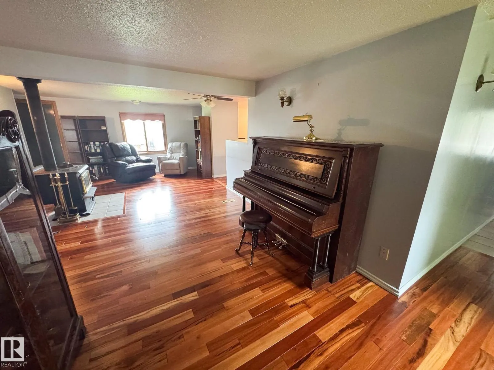 27 Auttreaux DR