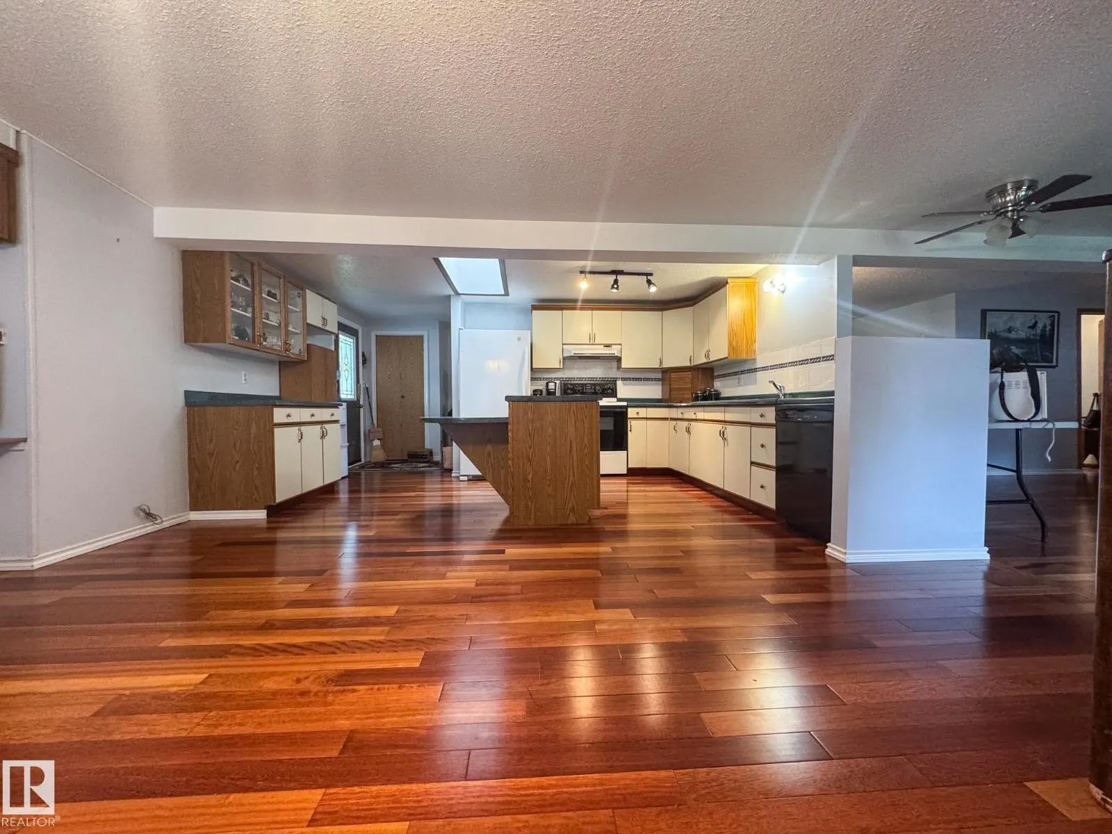 27 Auttreaux DR