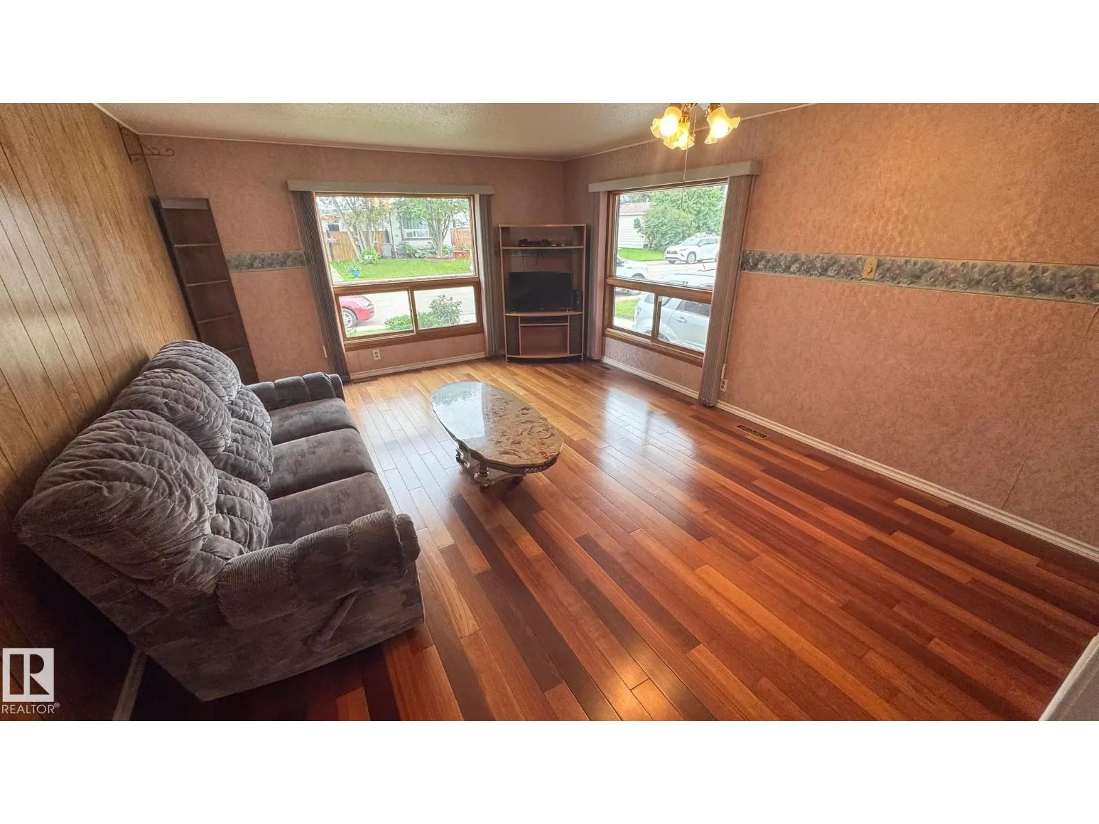 27 Auttreaux DR