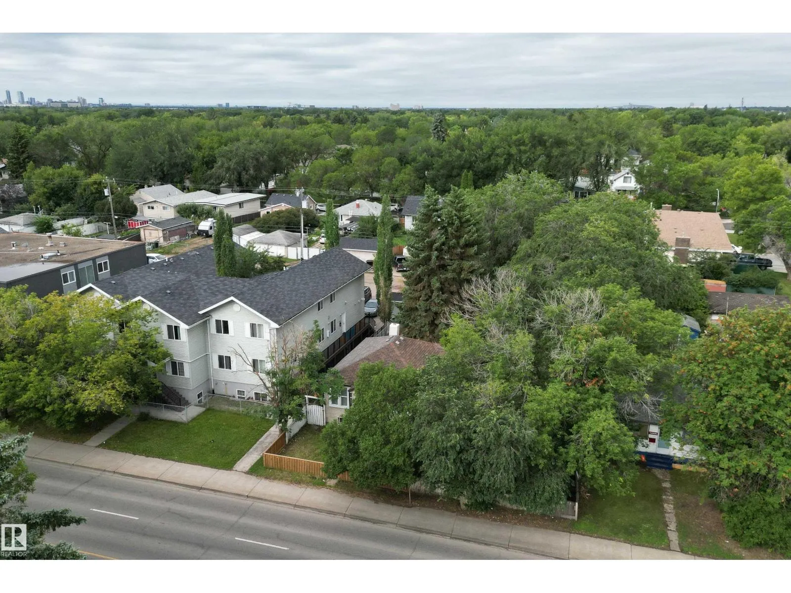 12338 82 ST NW
