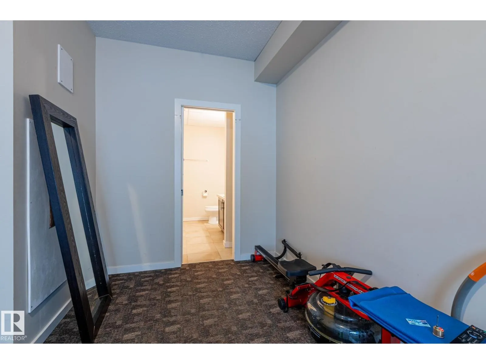 #402 10524 77 AV NW