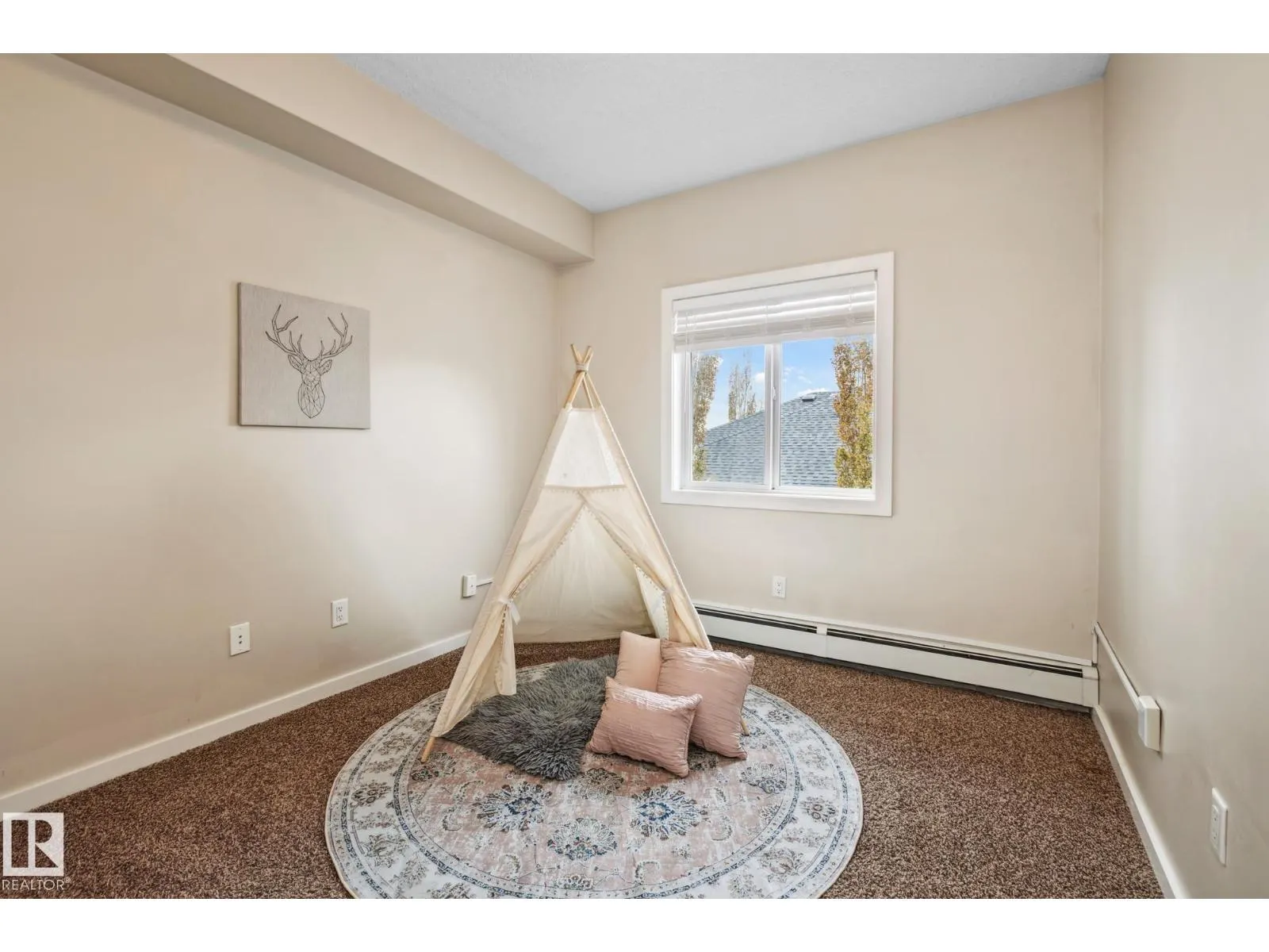 #402 10524 77 AV NW