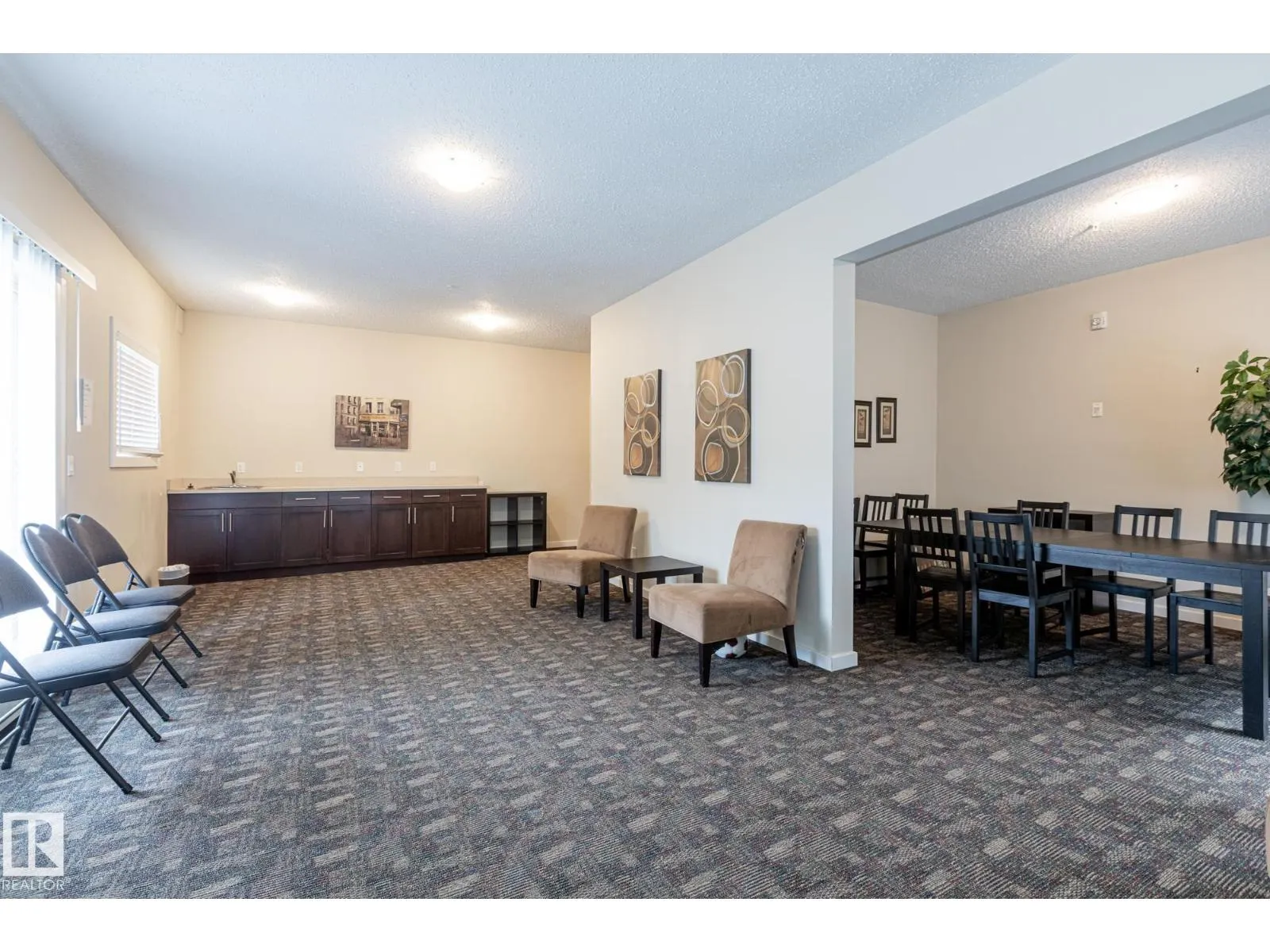 #402 10524 77 AV NW