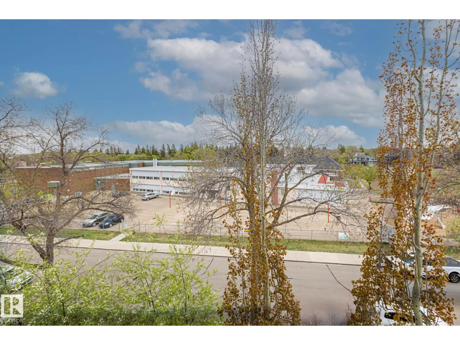 #402 10524 77 AV NW