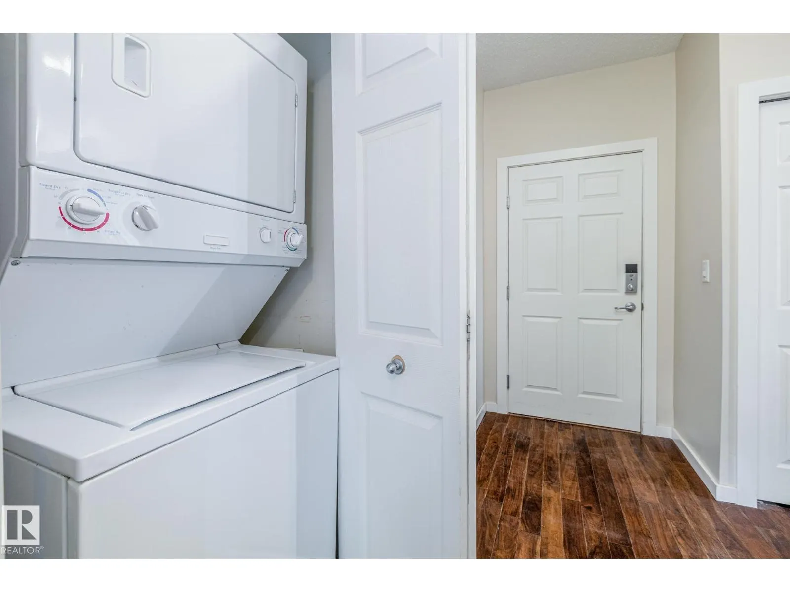 #402 10524 77 AV NW