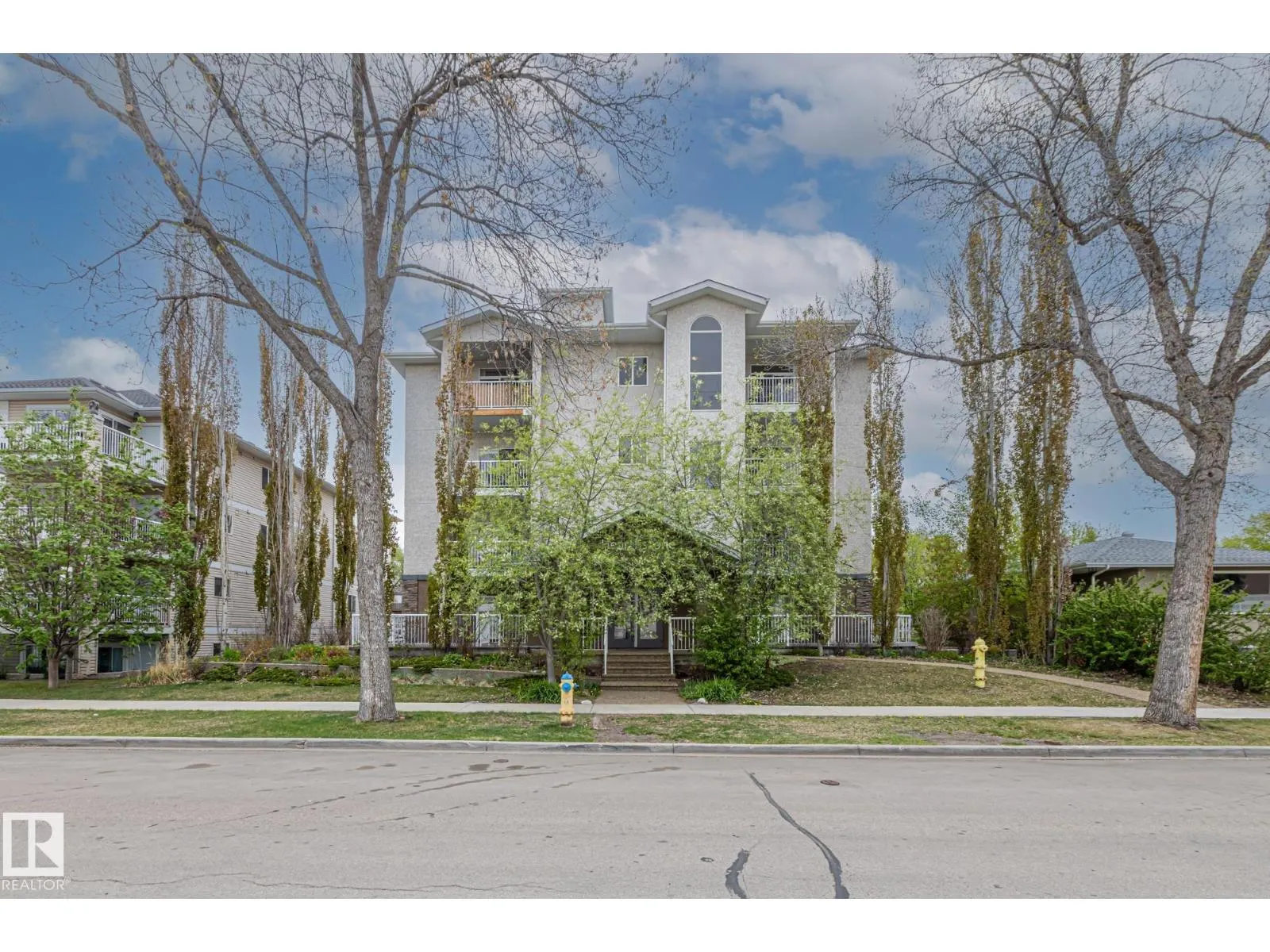 #402 10524 77 AV NW