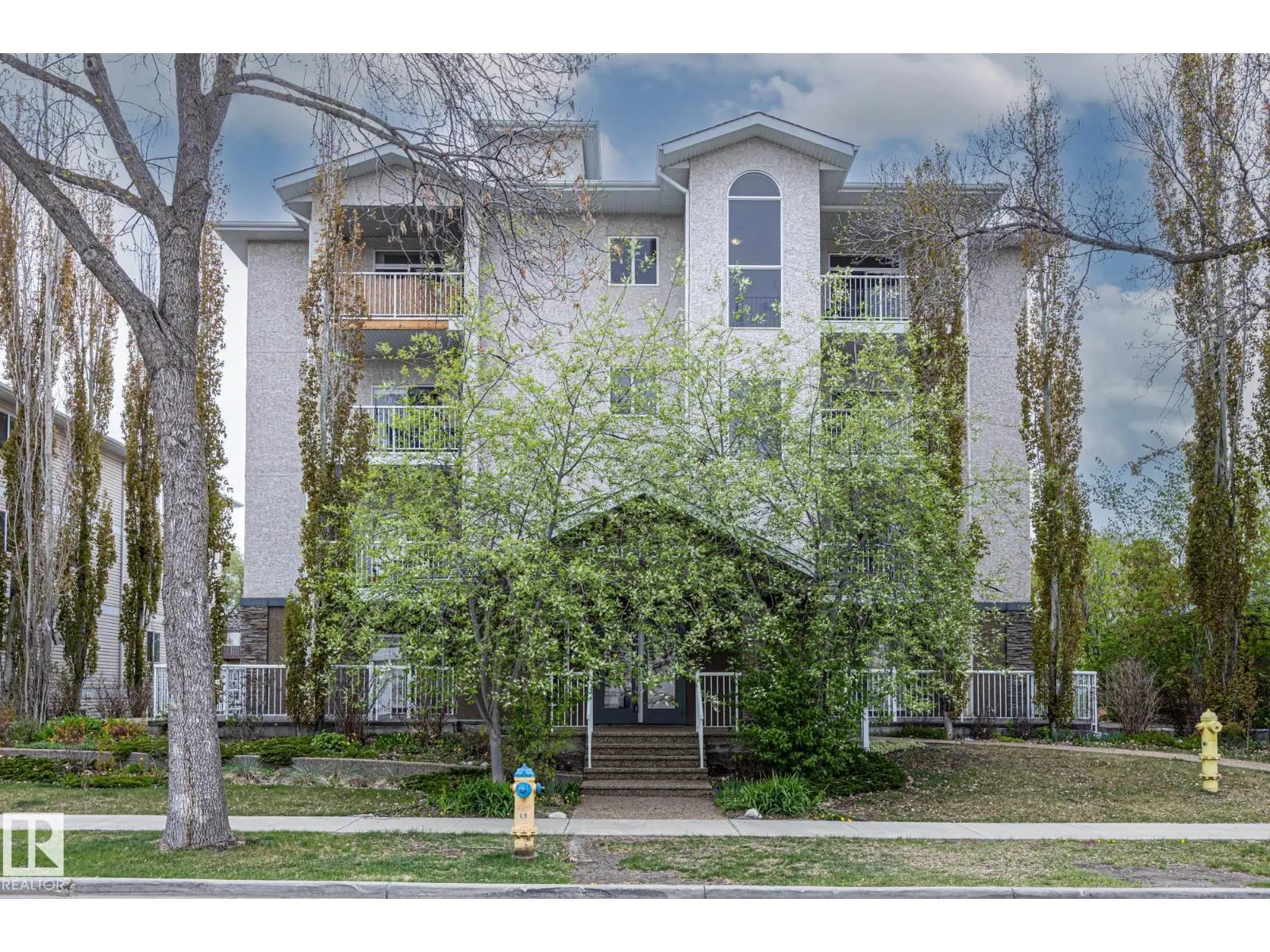 #402 10524 77 AV NW