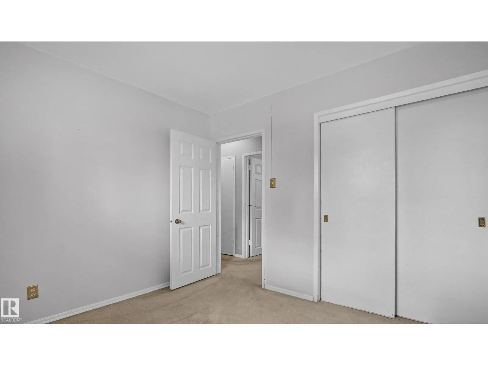 8016 131A AV NW
