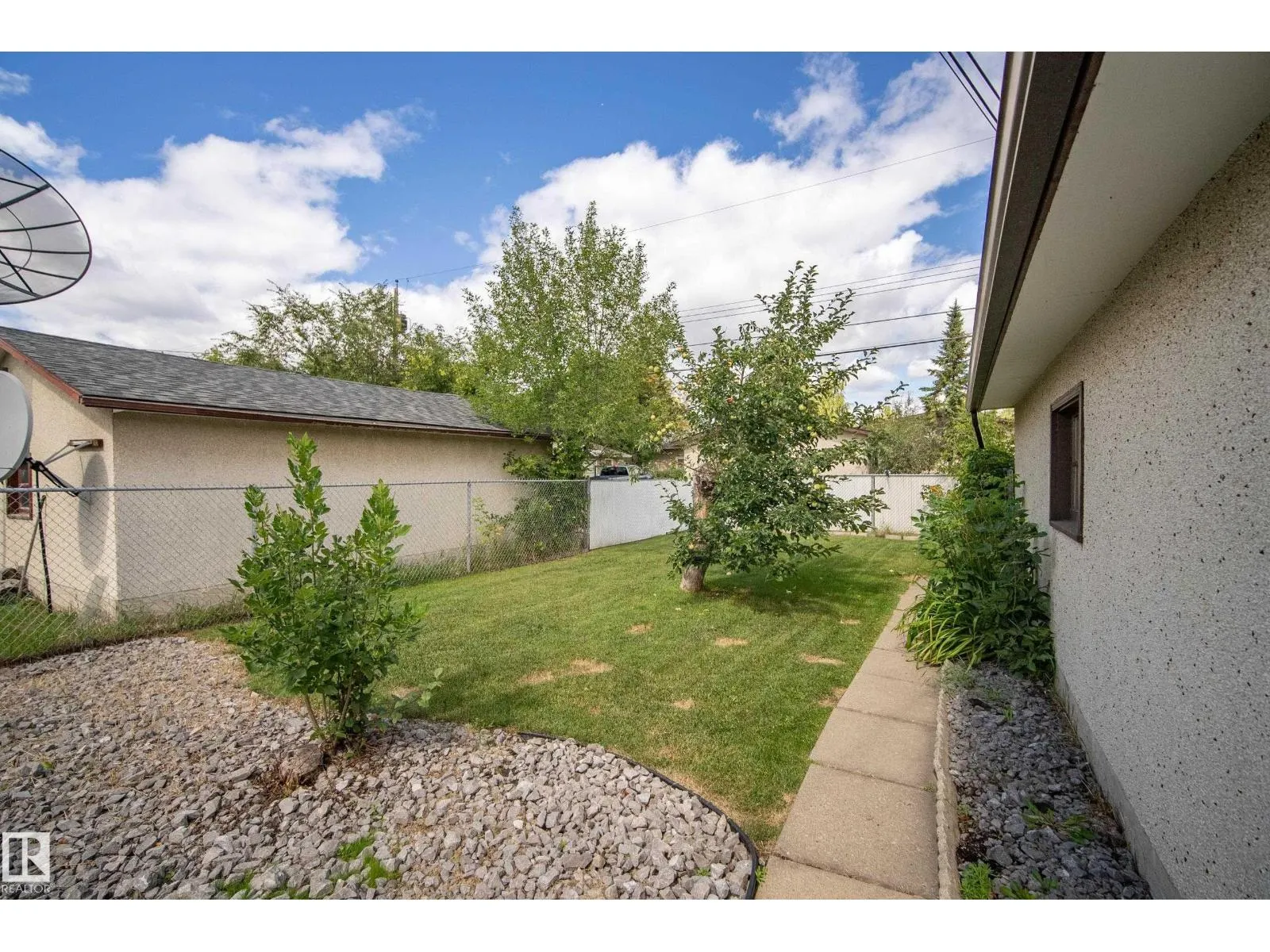 8016 131A AV NW