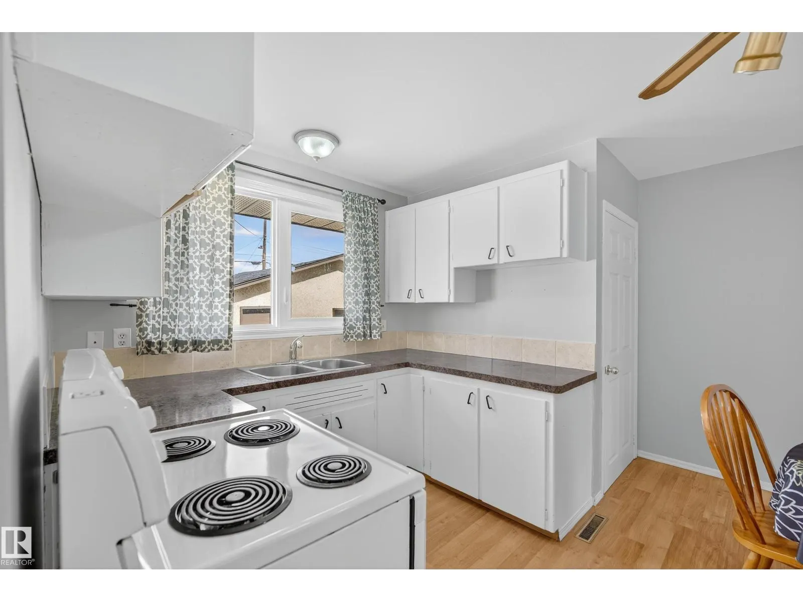 8016 131A AV NW