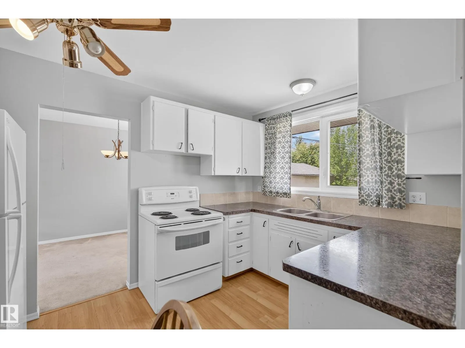 8016 131A AV NW