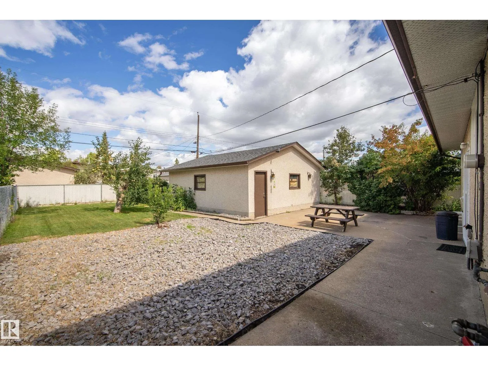 8016 131A AV NW