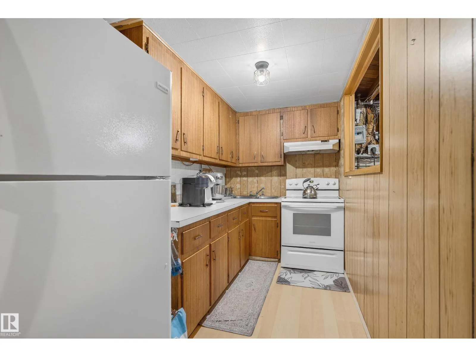 8016 131A AV NW