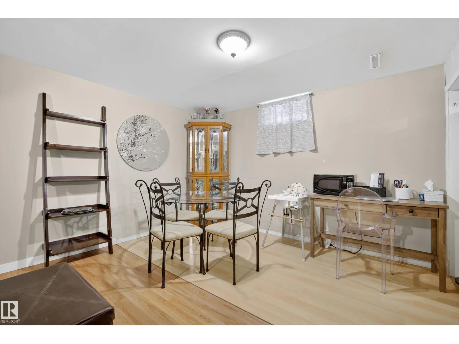 8016 131A AV NW