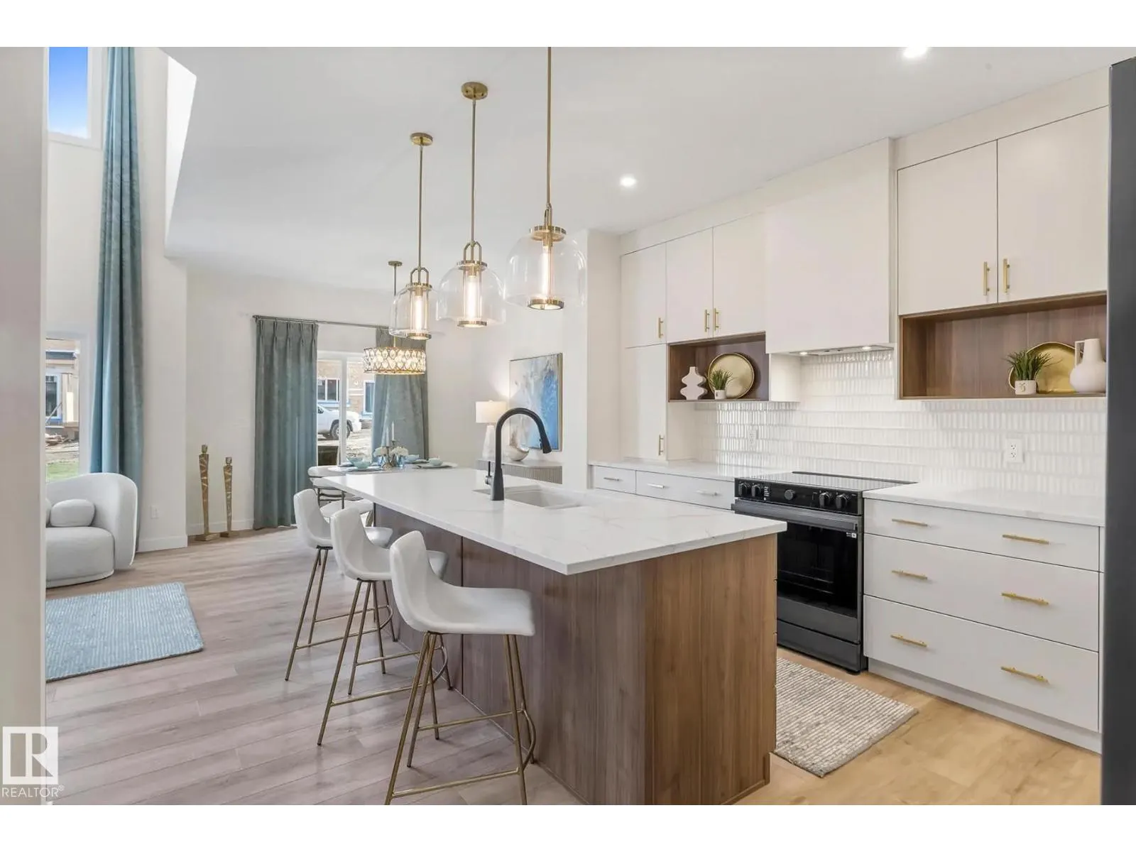 280 Lodge Pole PL