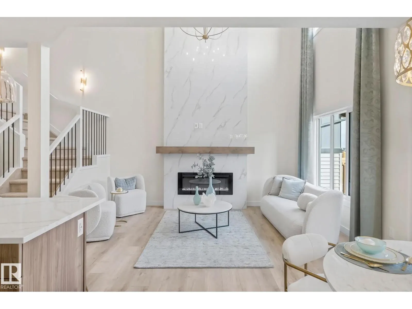 280 Lodge Pole PL