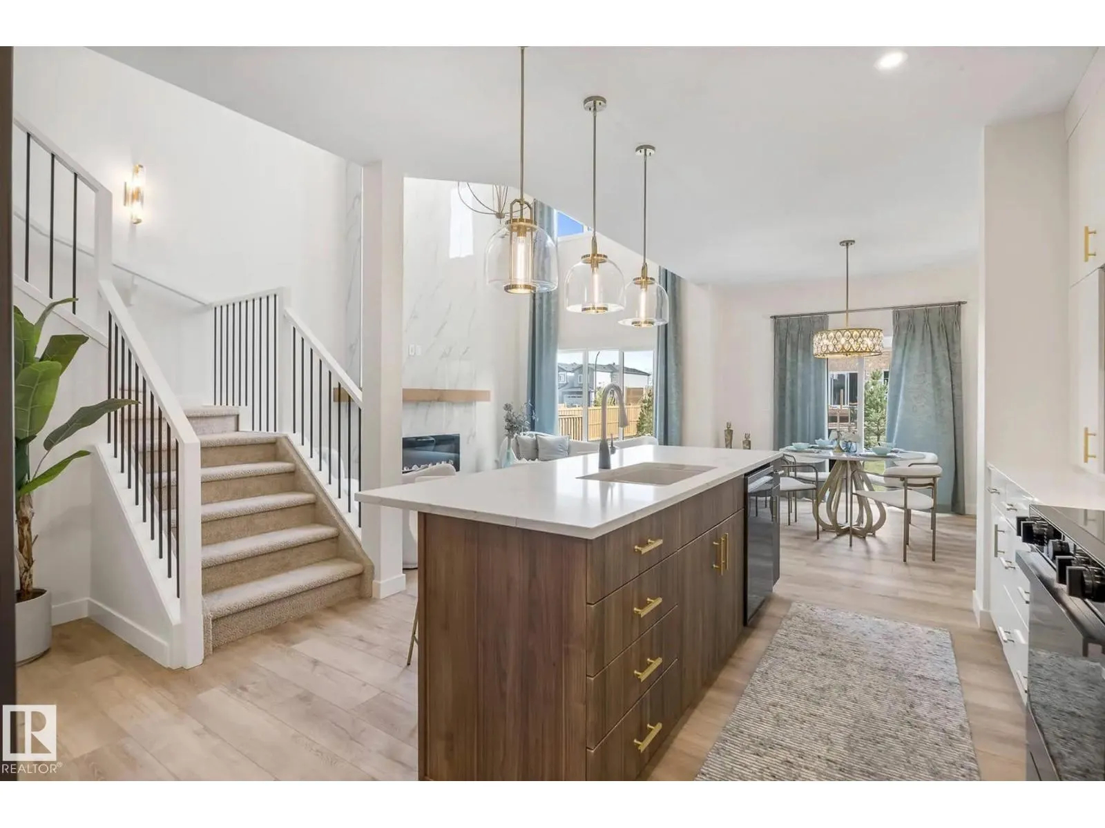 280 Lodge Pole PL