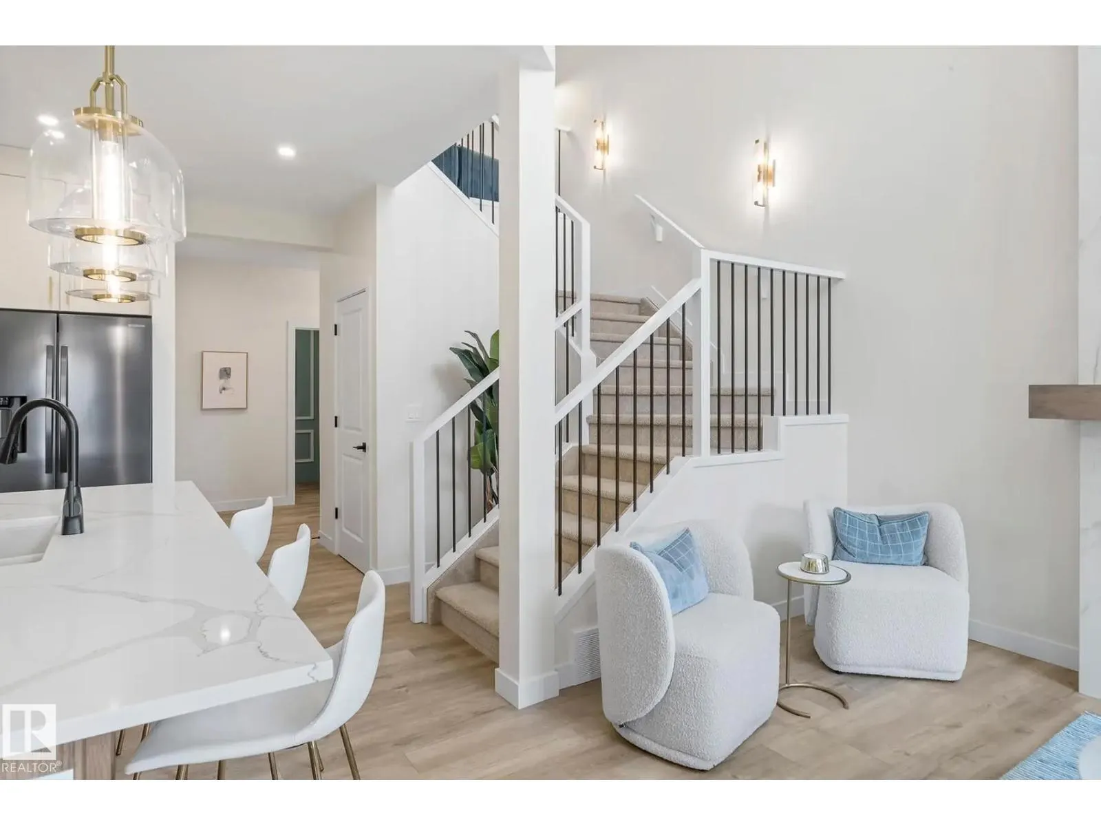 280 Lodge Pole PL