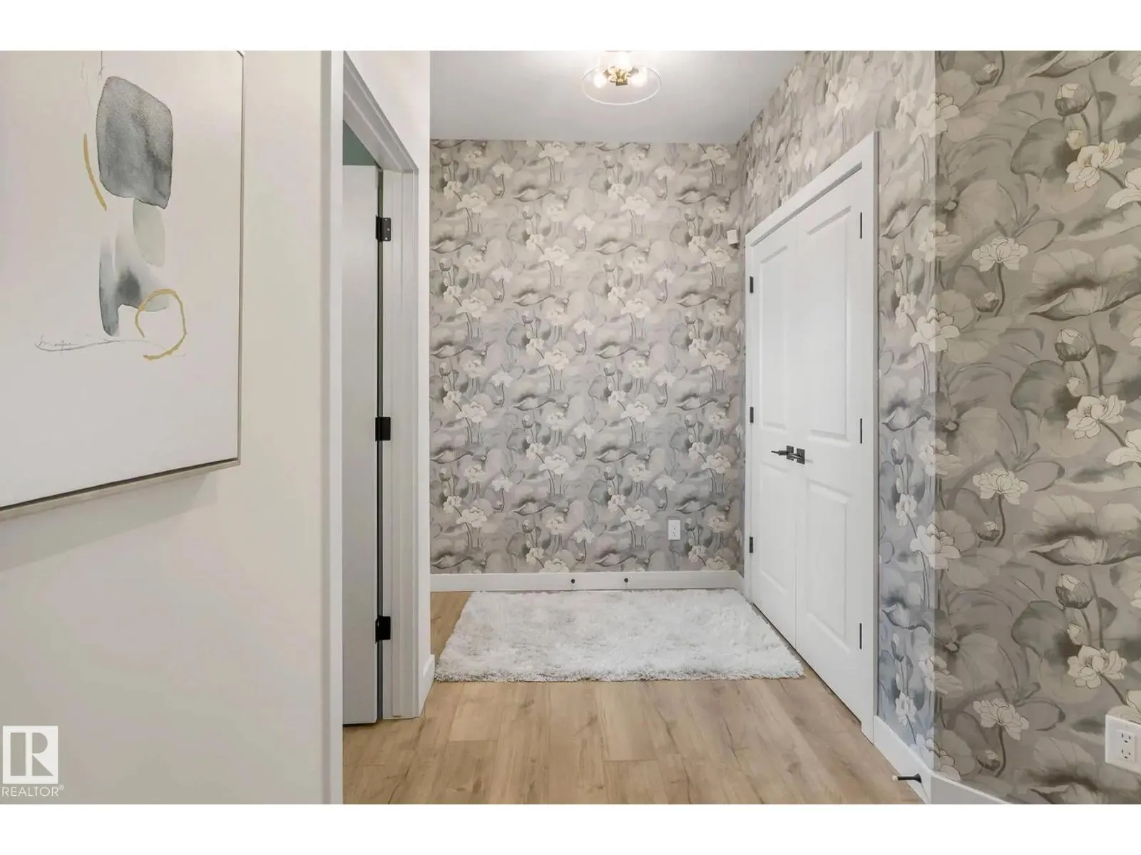 280 Lodge Pole PL