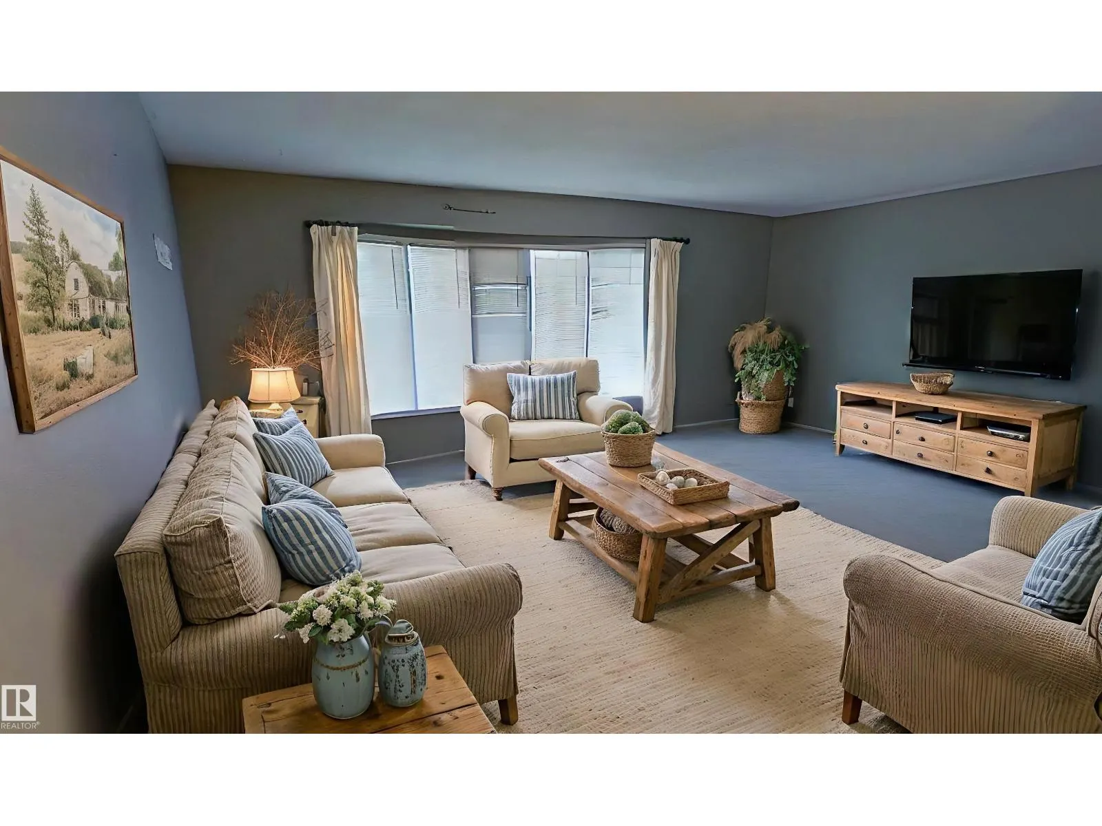 4904 19 AV NW