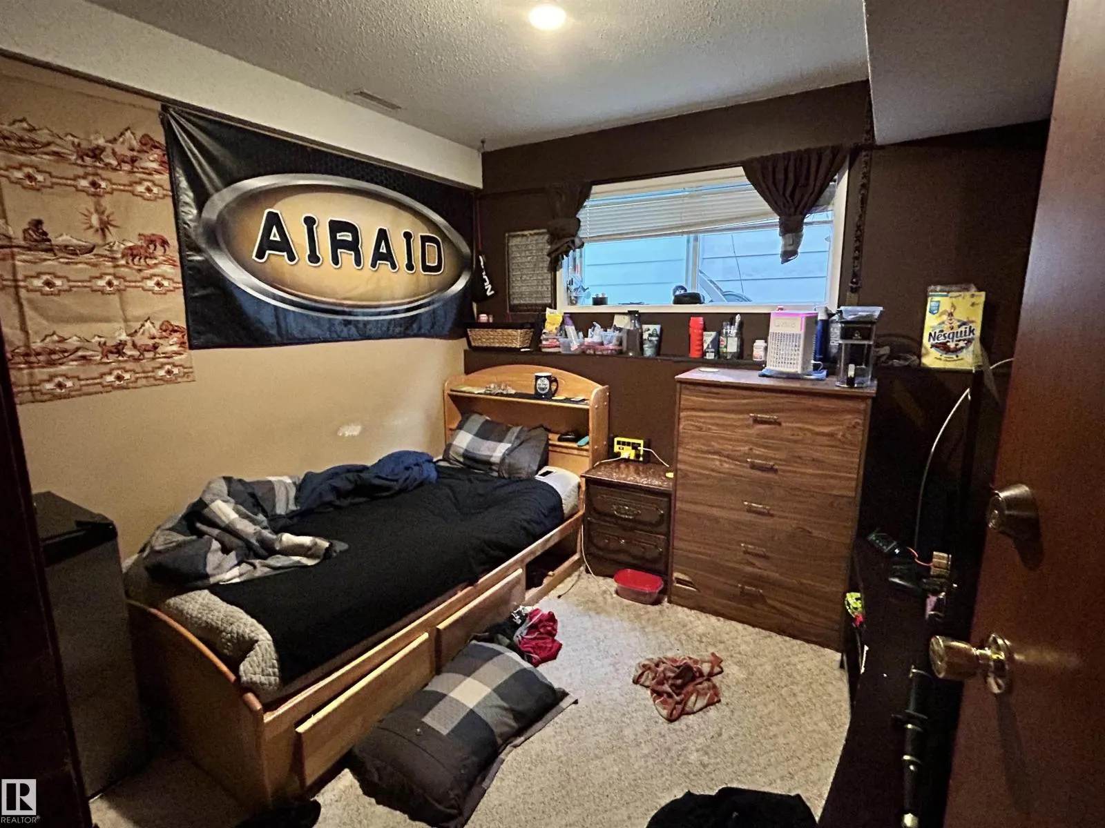 4904 19 AV NW