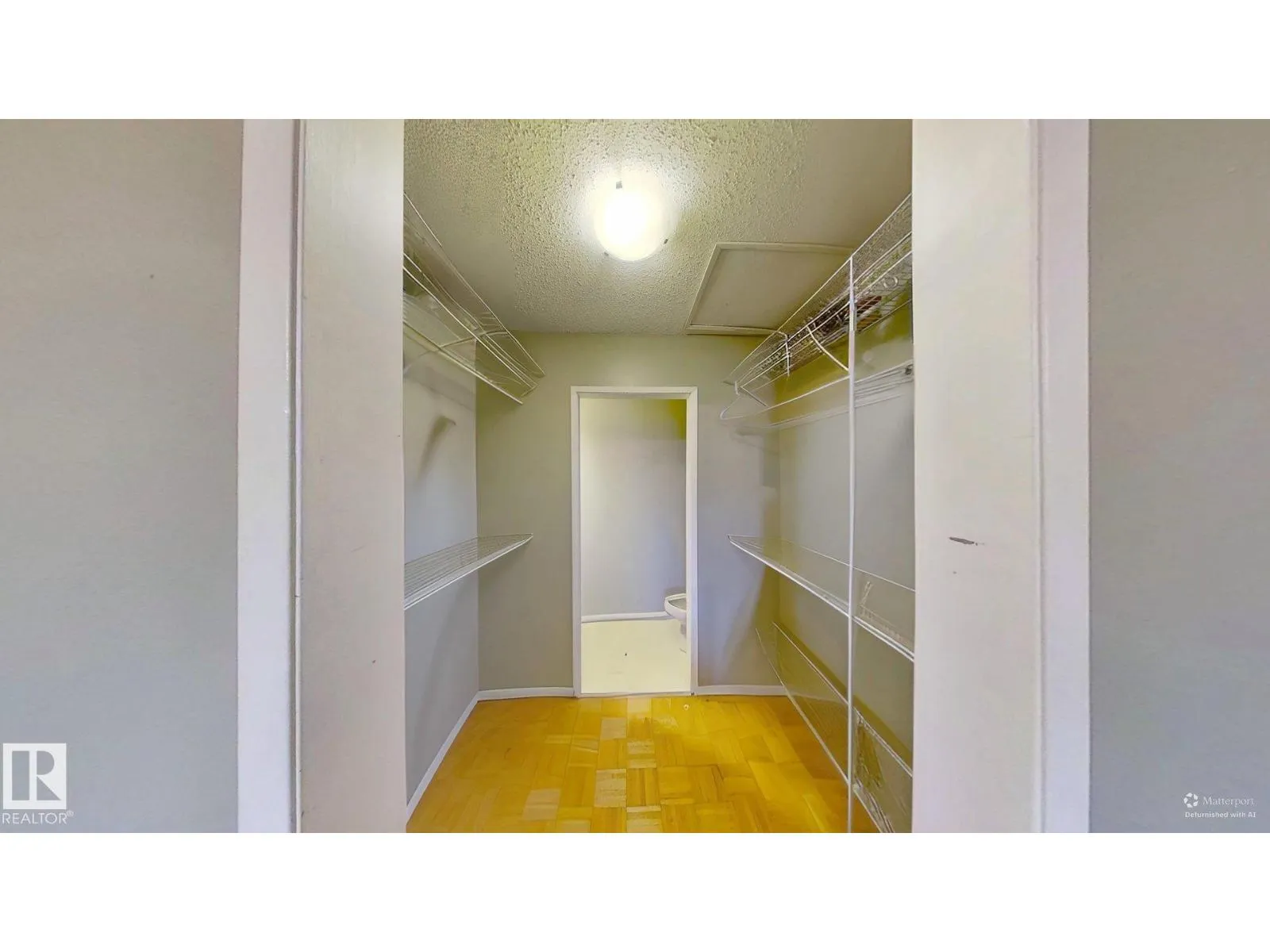 4904 19 AV NW