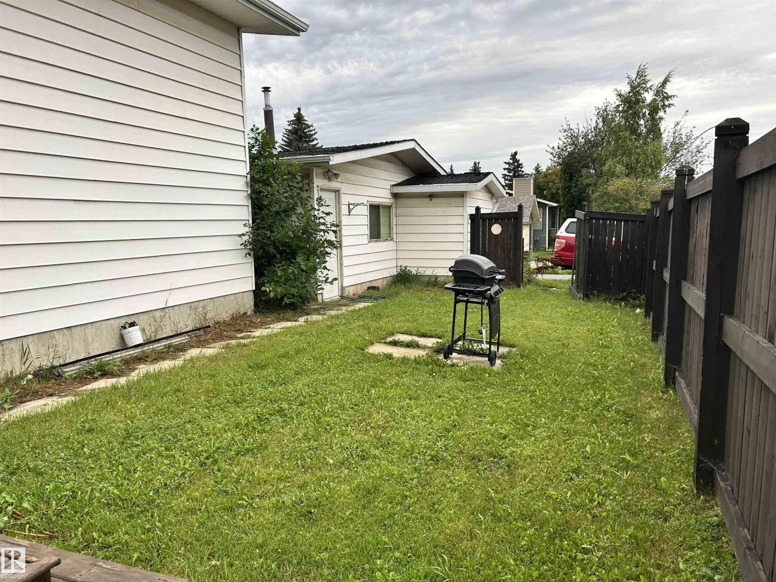 4904 19 AV NW