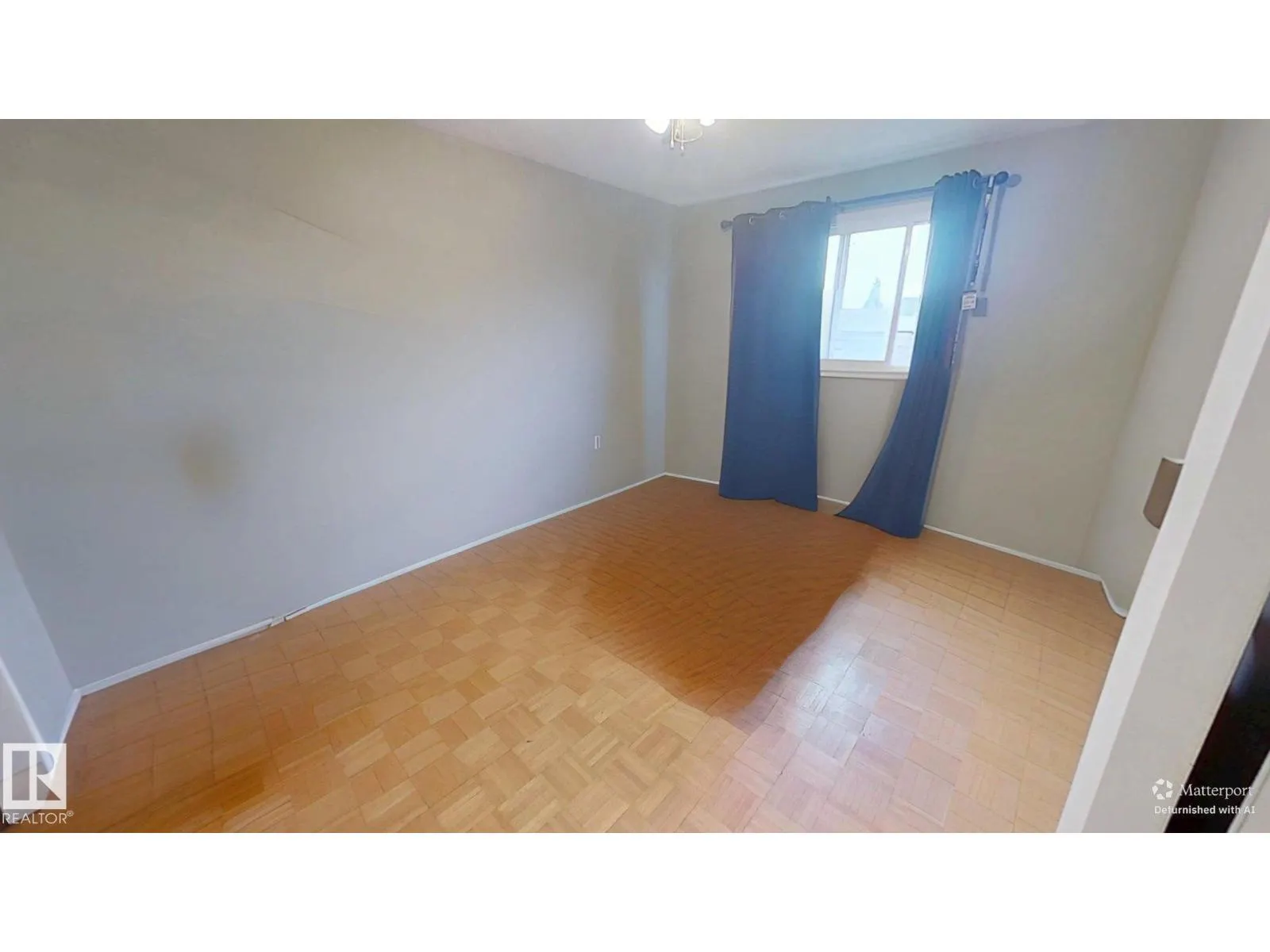 4904 19 AV NW
