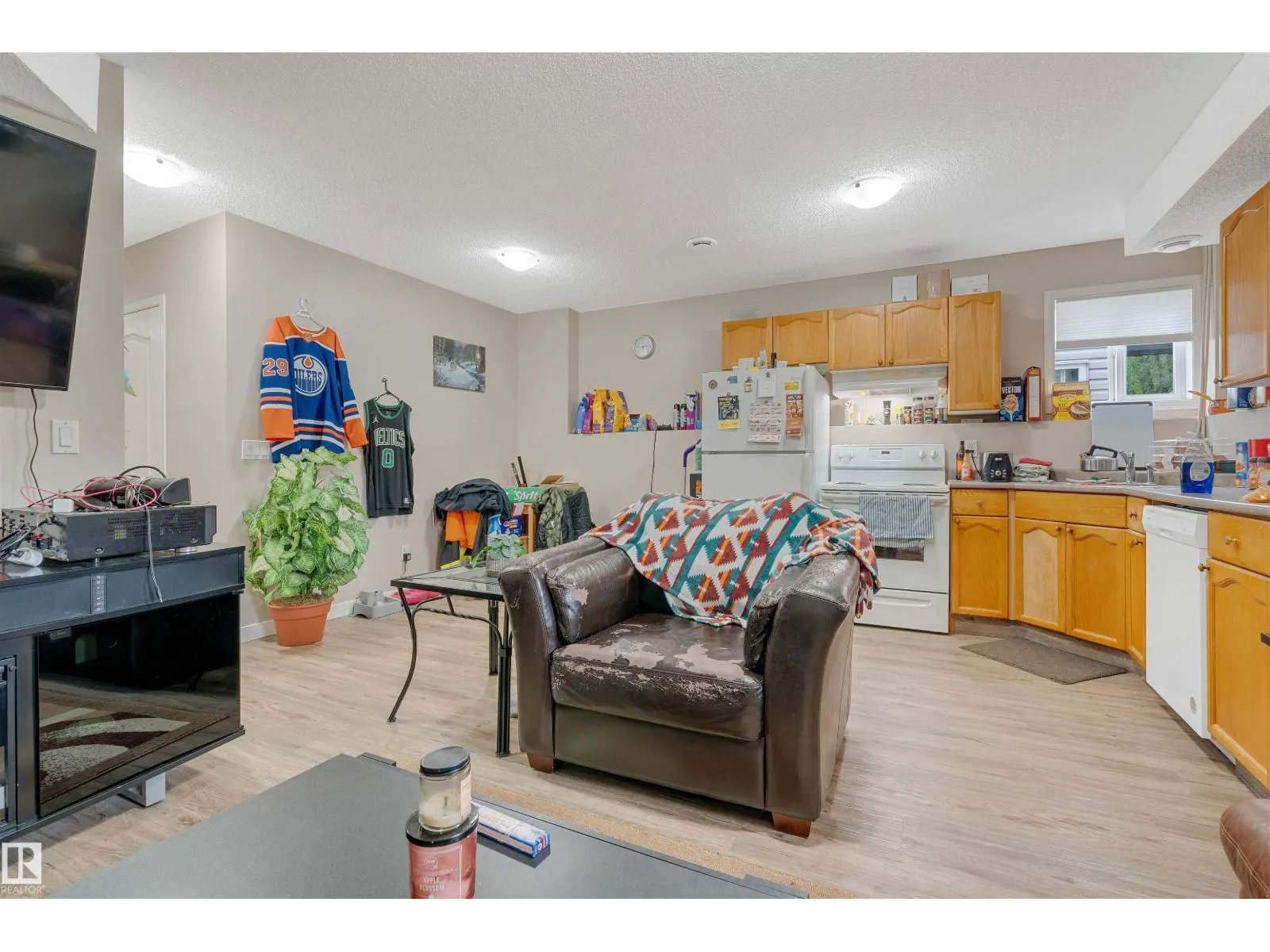 12957 - 12959 117 ST NW