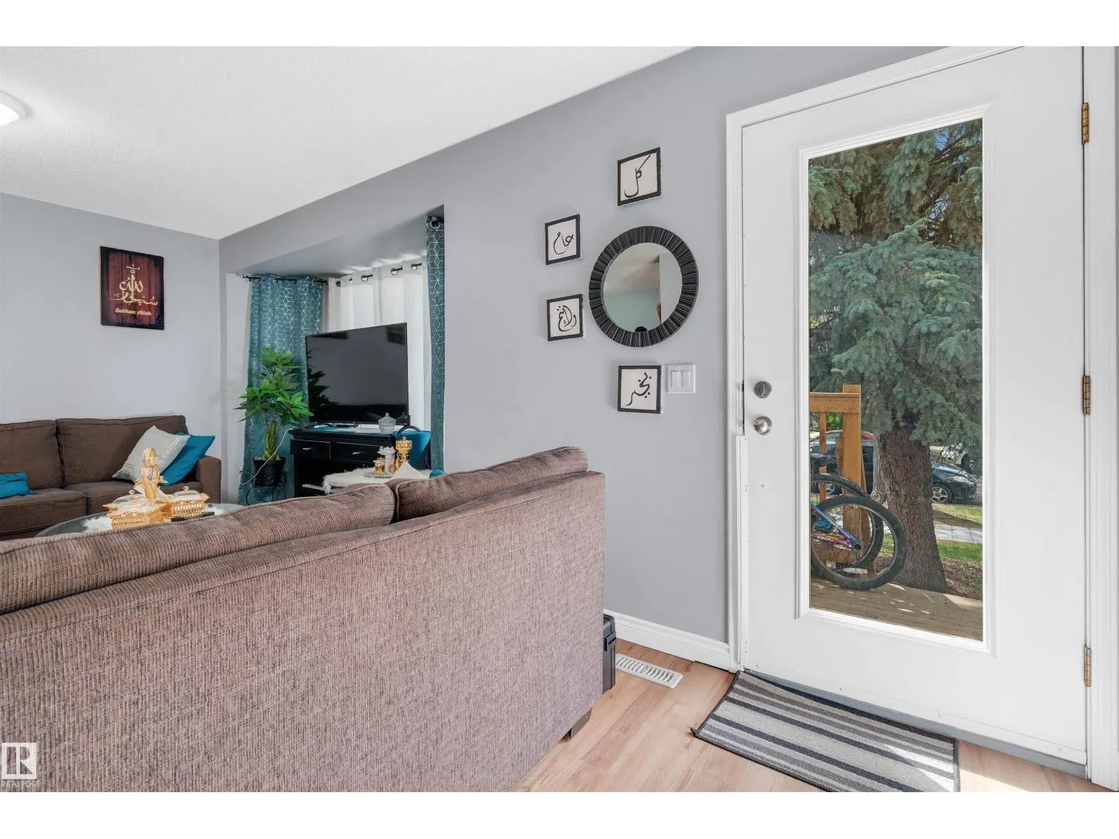 12957 - 12959 117 ST NW