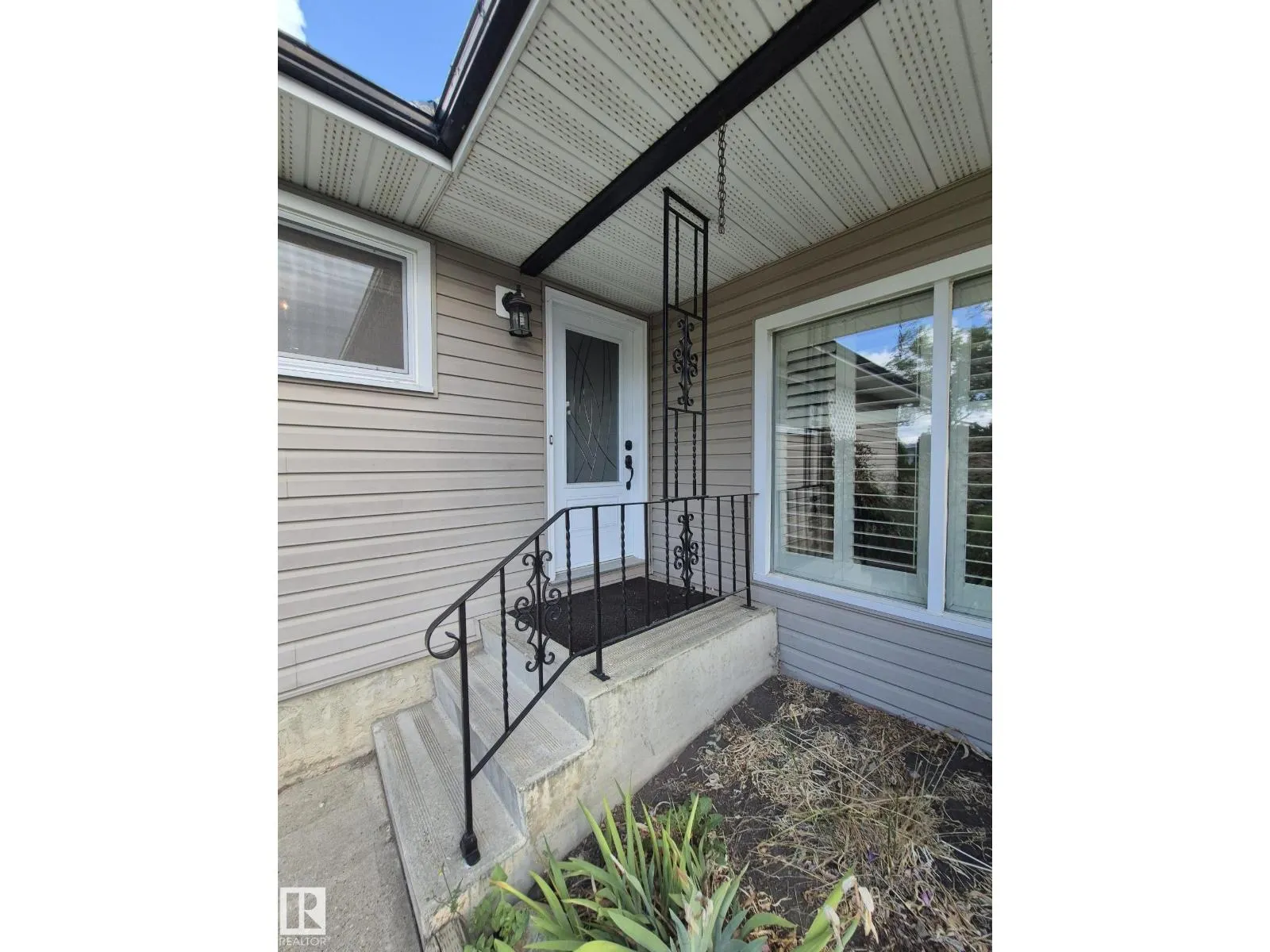 35 LIVINGSTONE CR