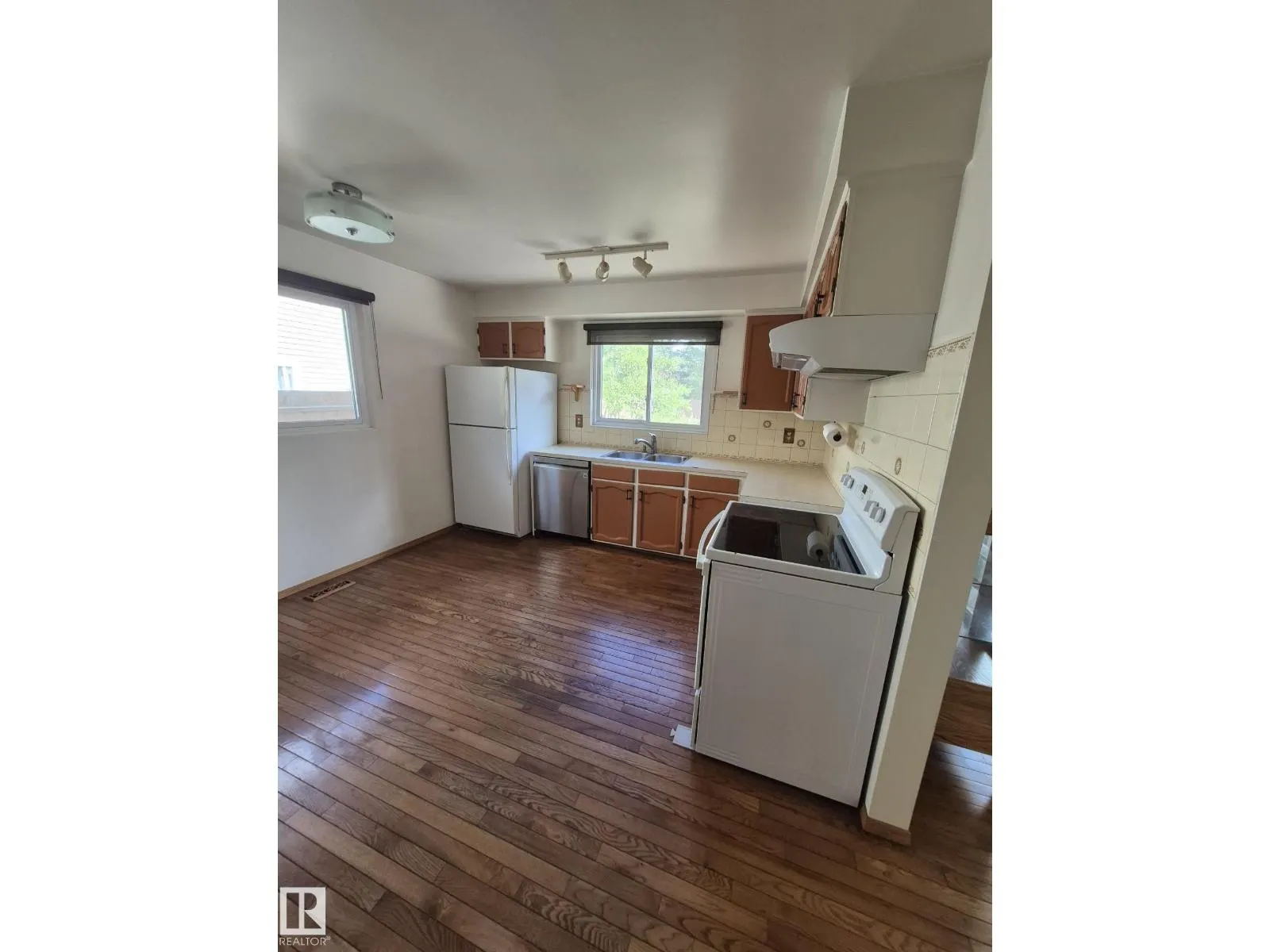 35 LIVINGSTONE CR