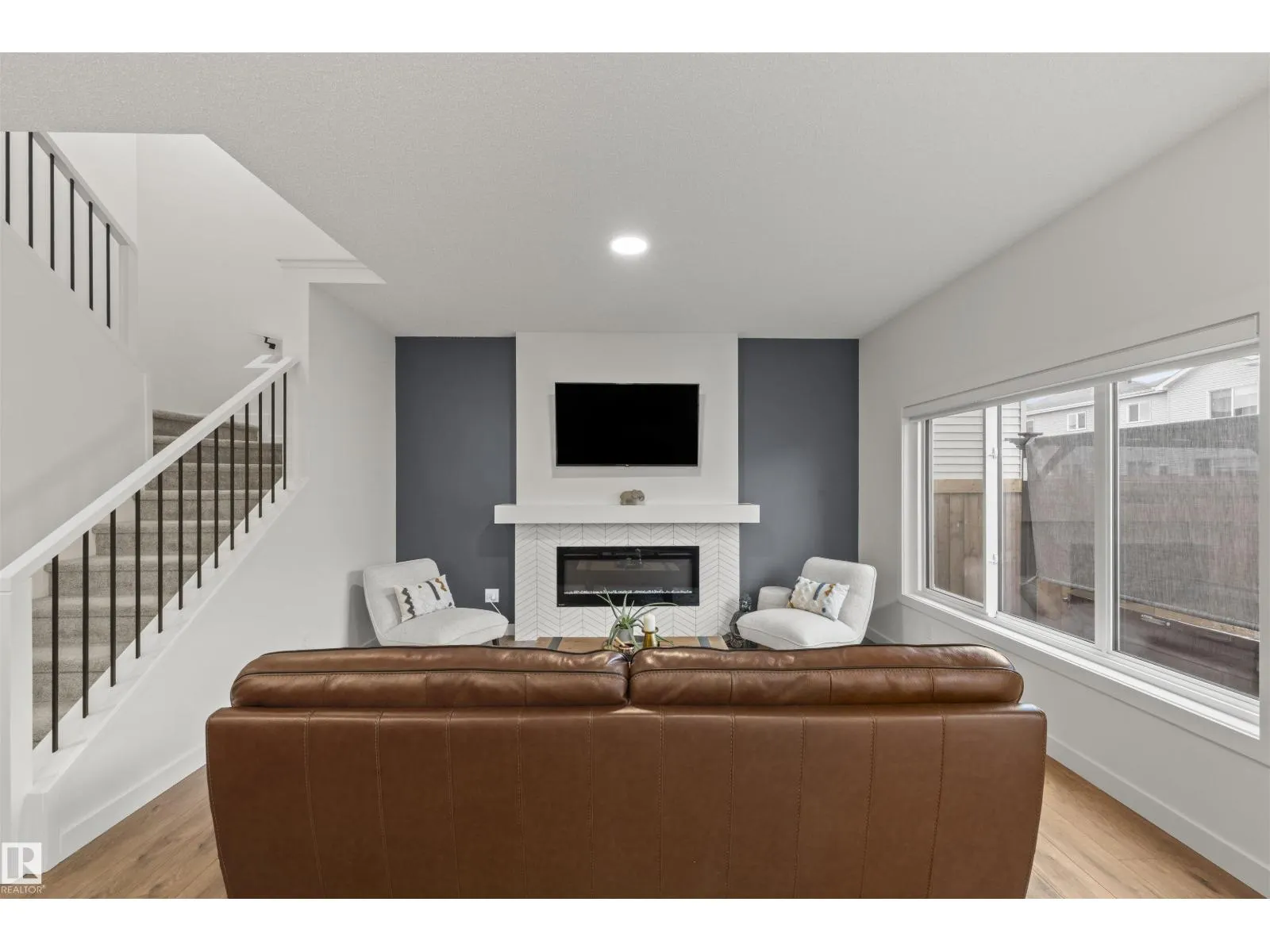 510 Bluff LN