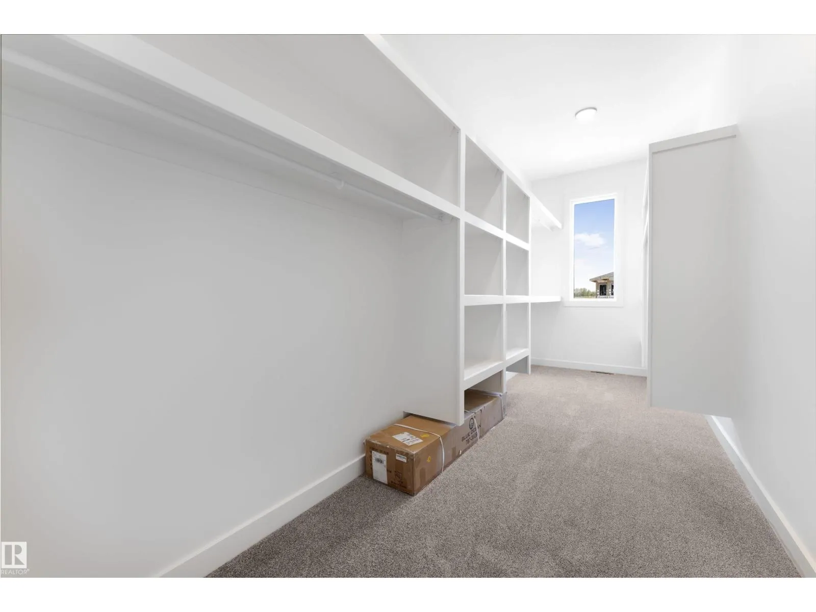48 GRASSVIEW CR