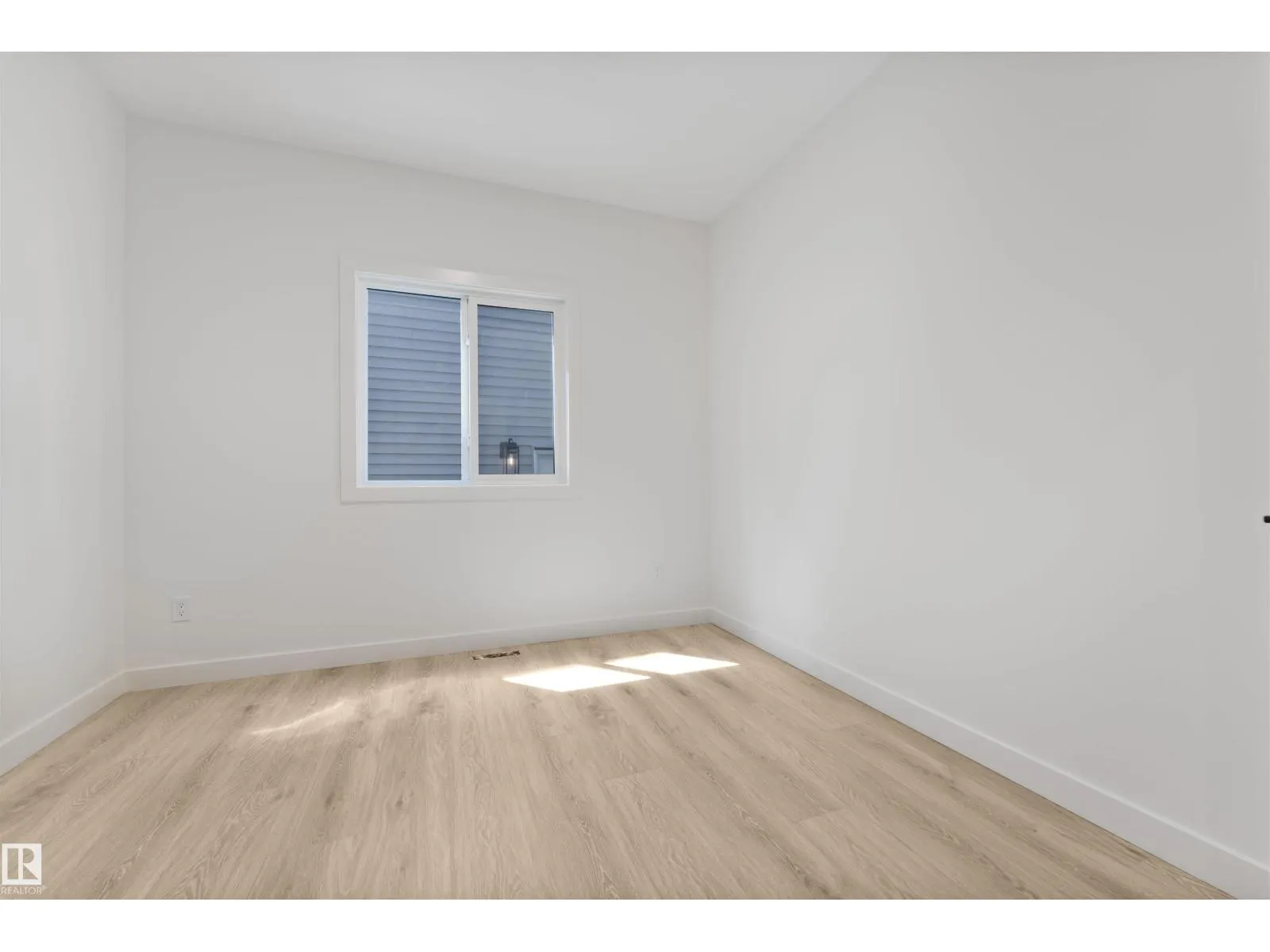 48 GRASSVIEW CR