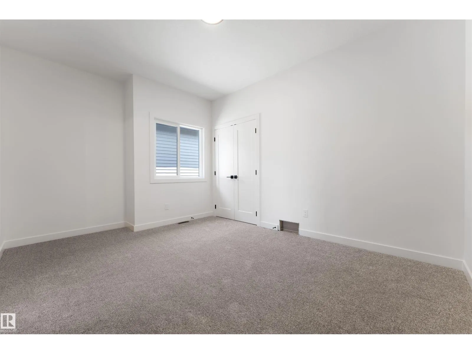 48 GRASSVIEW CR