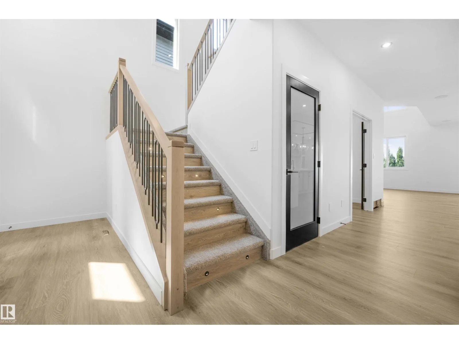 48 GRASSVIEW CR