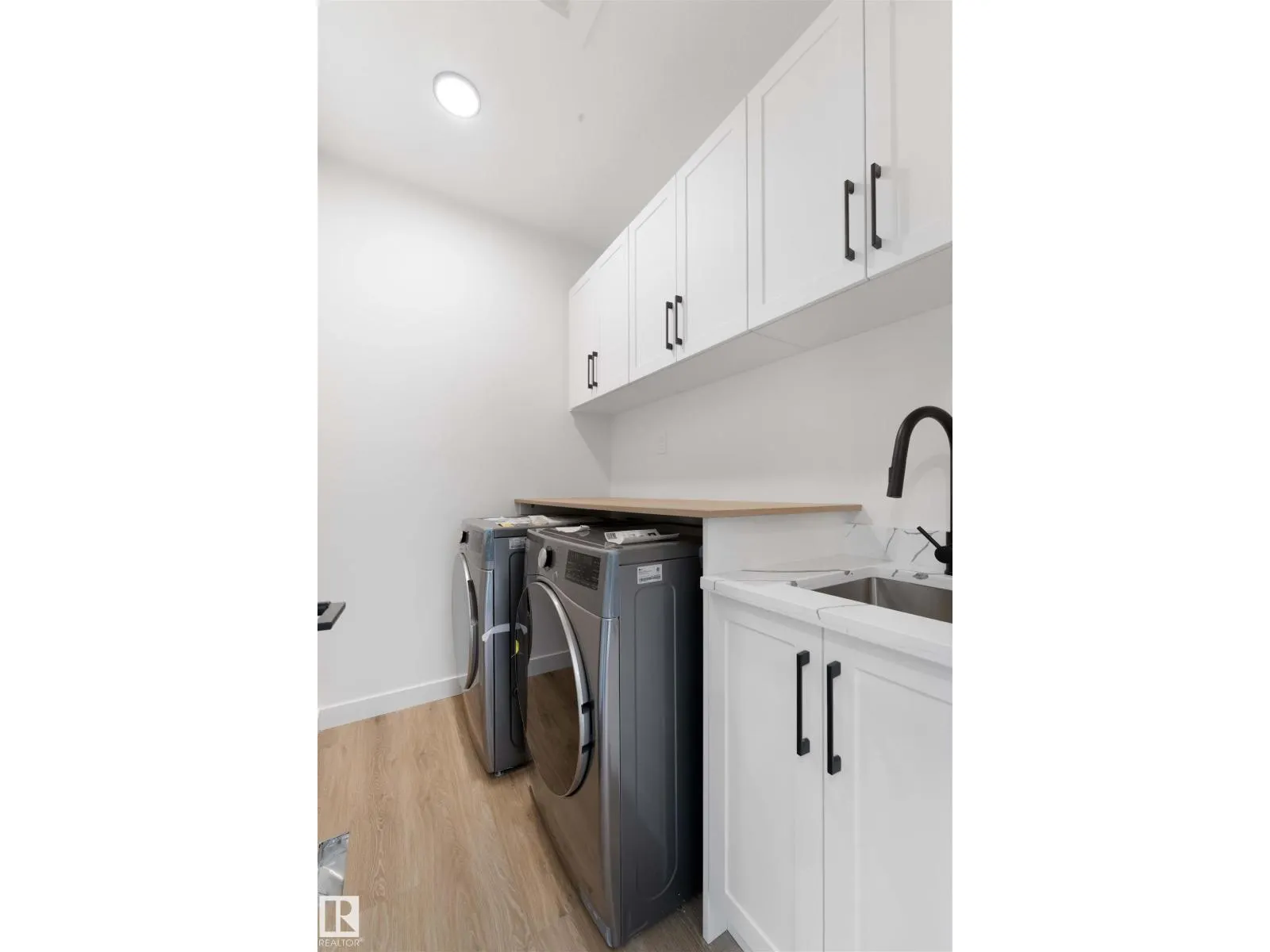 48 GRASSVIEW CR