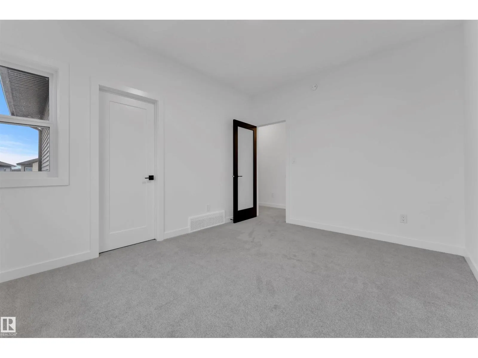 27 ELDRIDGE PT