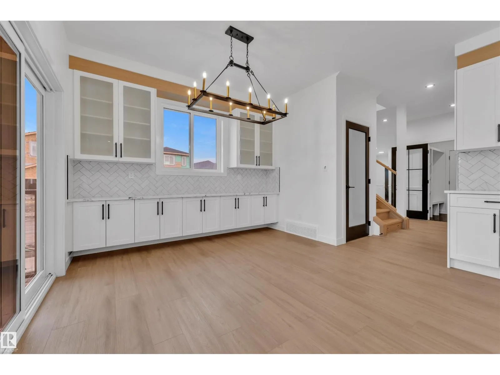 27 ELDRIDGE PT
