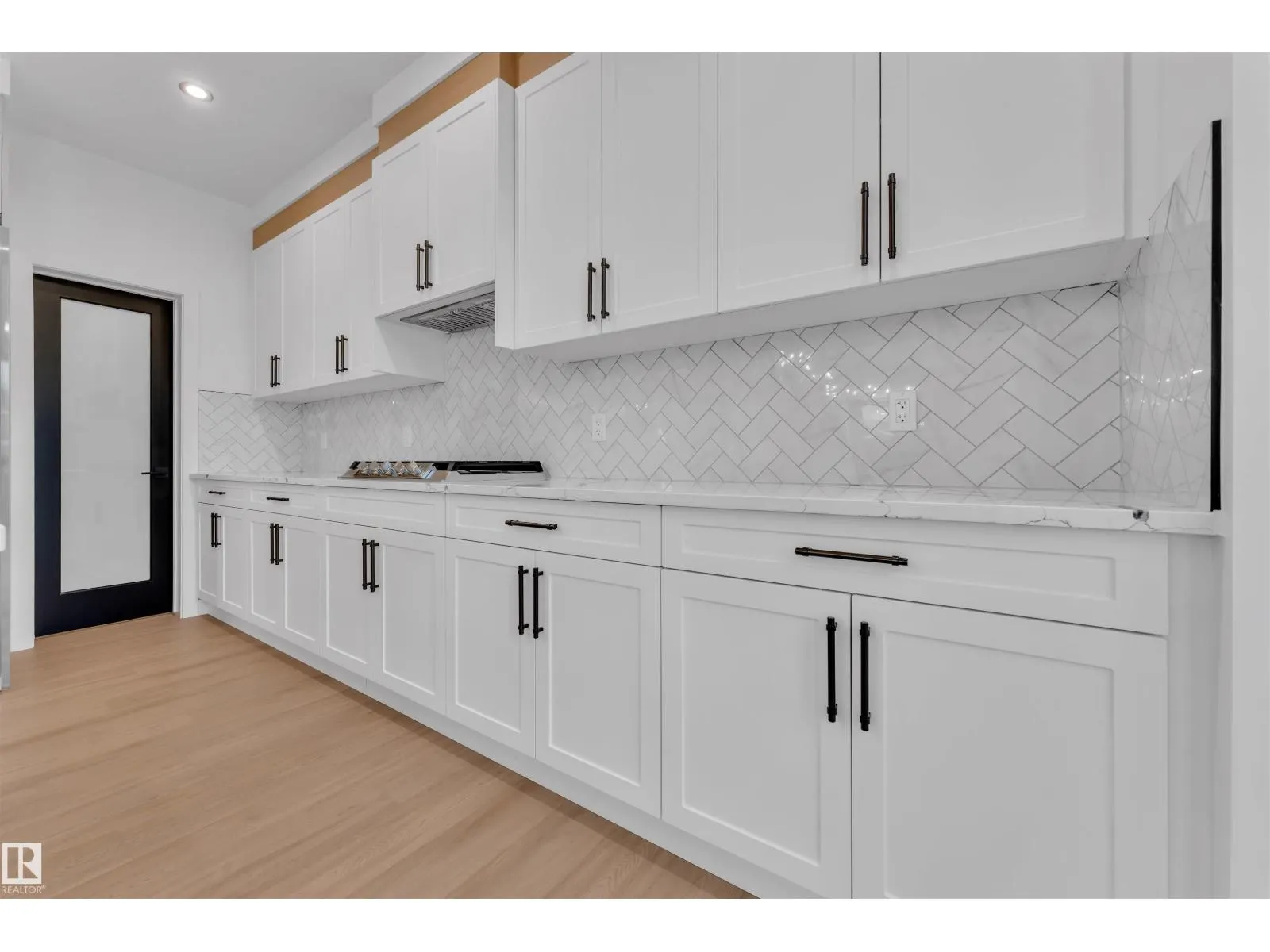 27 ELDRIDGE PT
