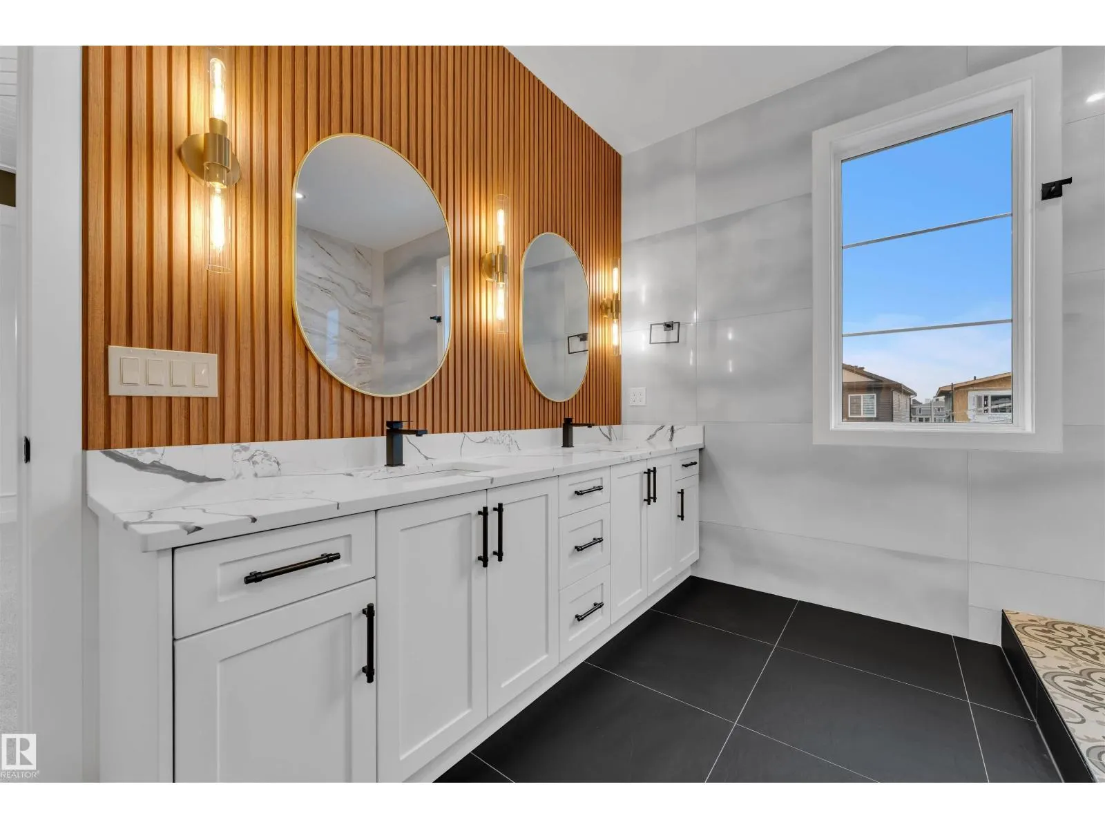 27 ELDRIDGE PT