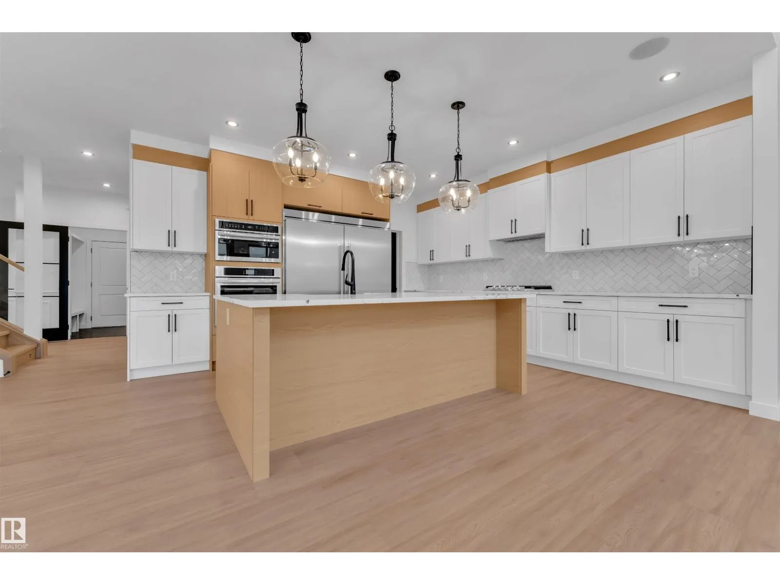 27 ELDRIDGE PT