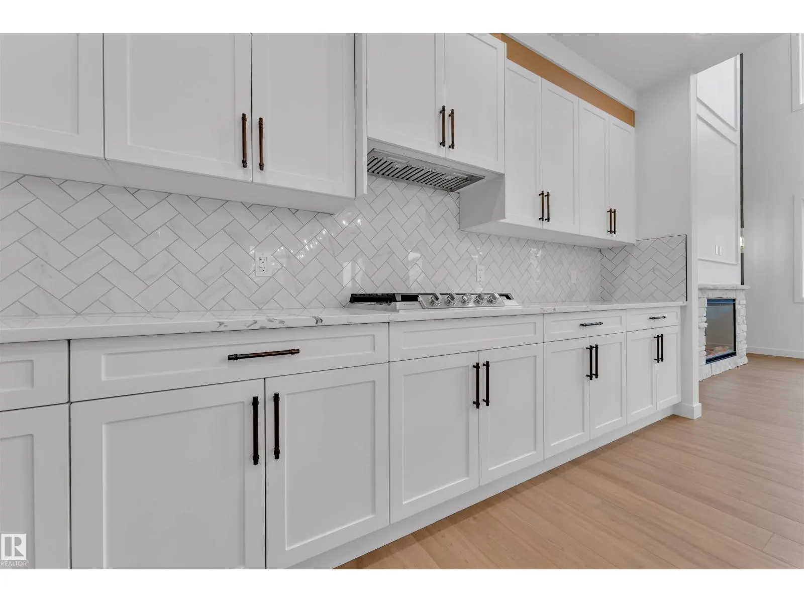 27 ELDRIDGE PT