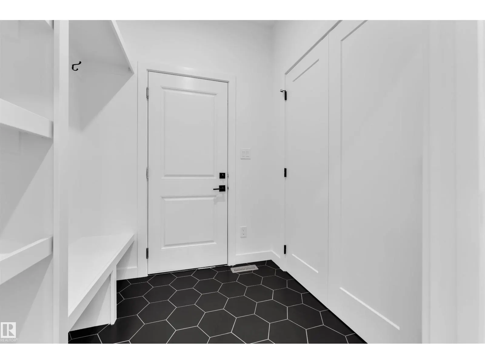 27 ELDRIDGE PT