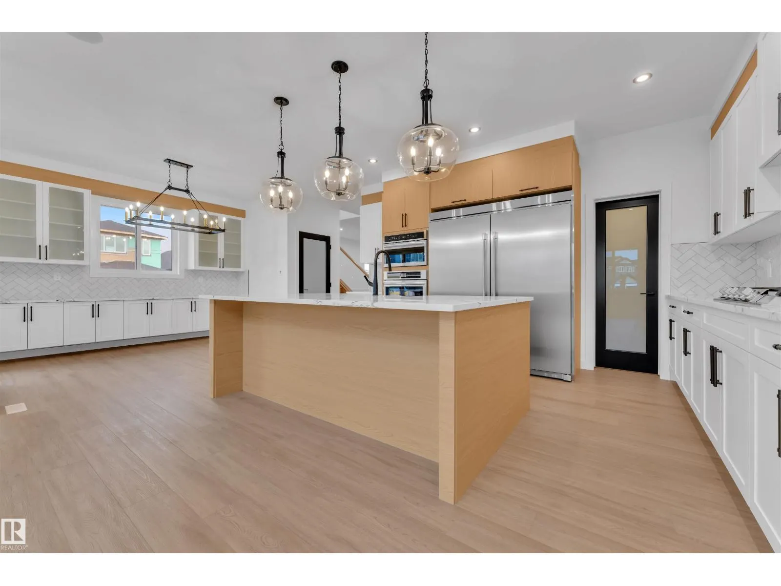 27 ELDRIDGE PT