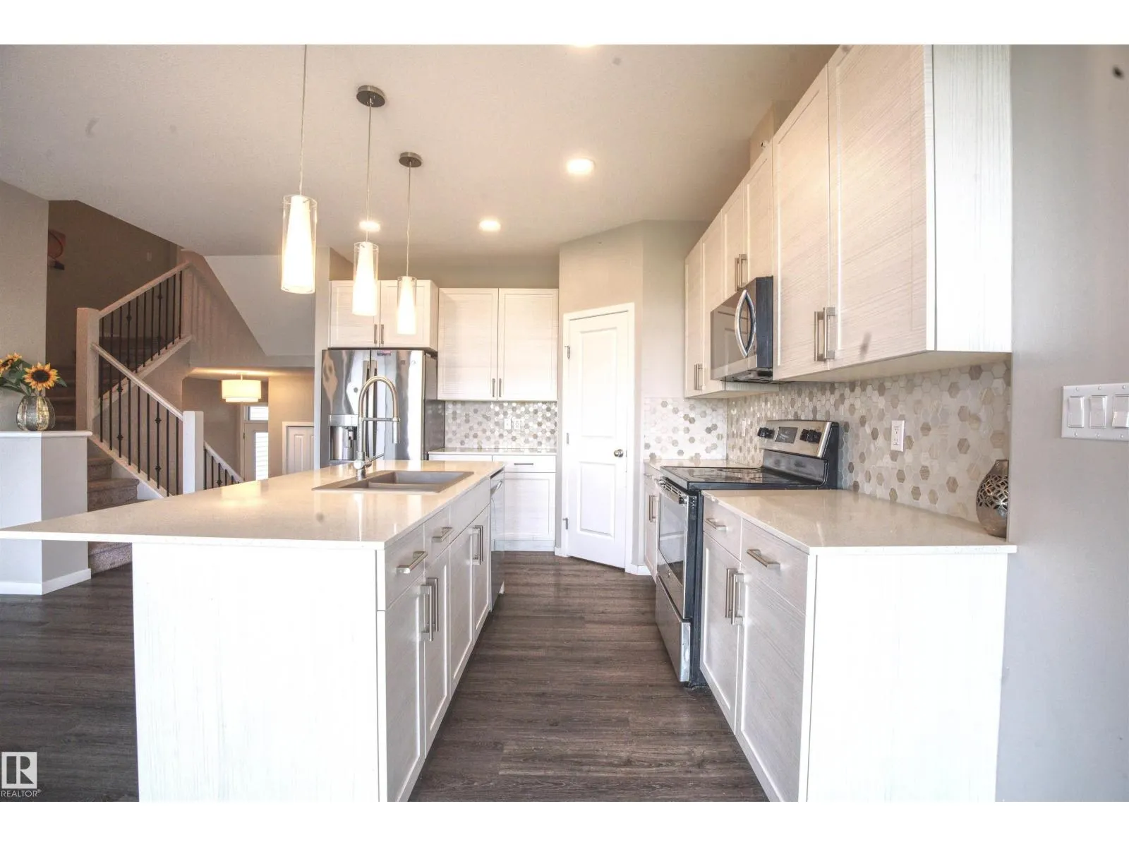 3327 PARKER LO SW