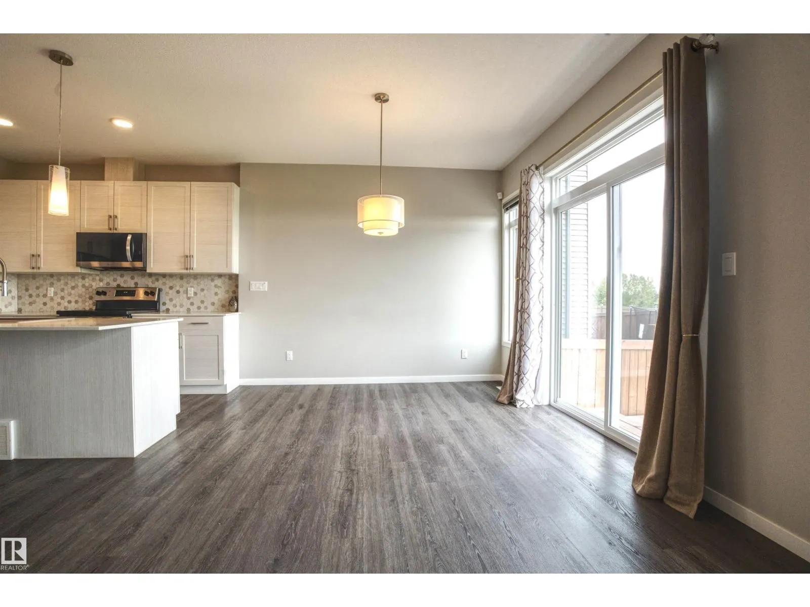 3327 PARKER LO SW